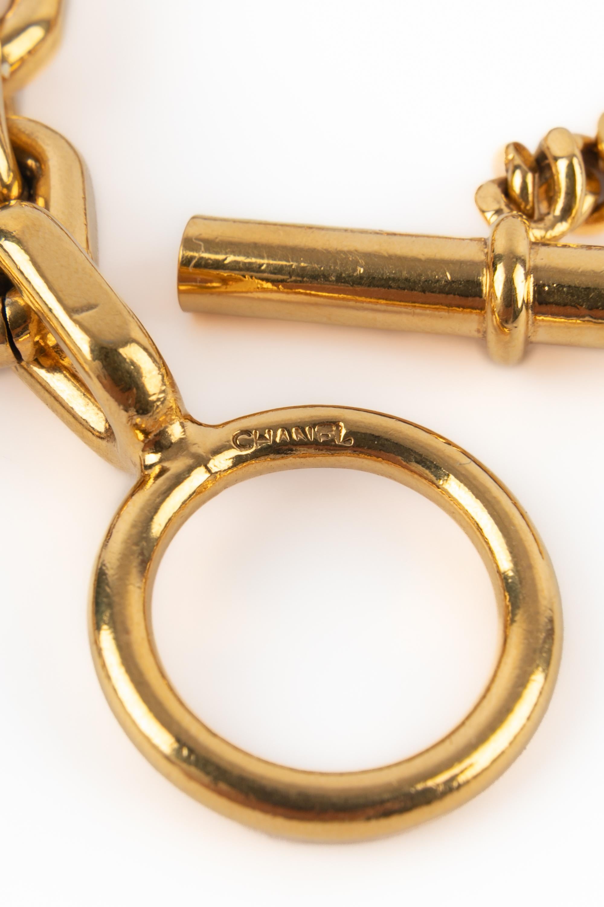 Bracciale con charme Chanel in vendita 3