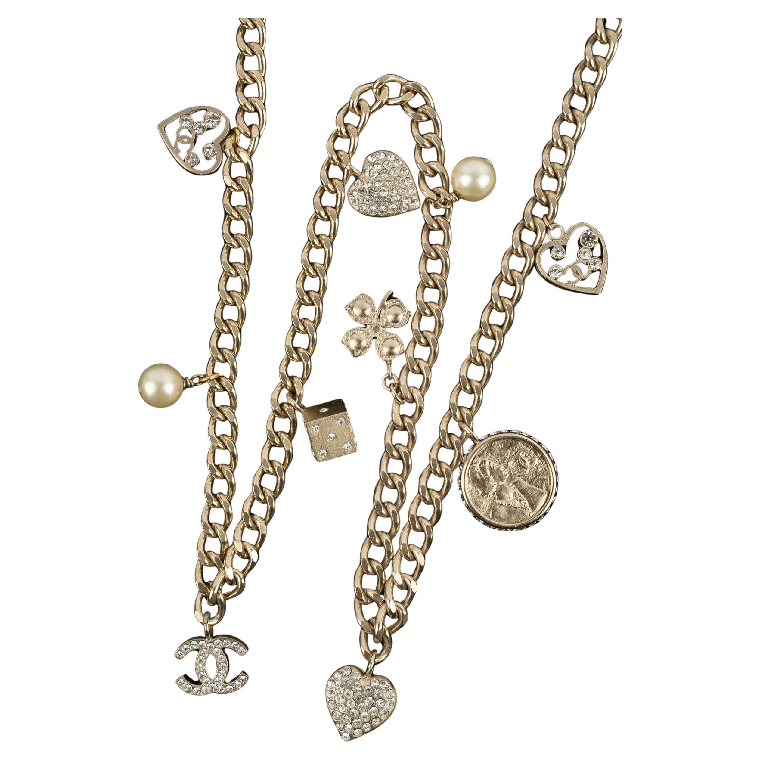 Collana con charme Chanel in vendita