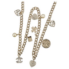 Collier à breloques Chanel