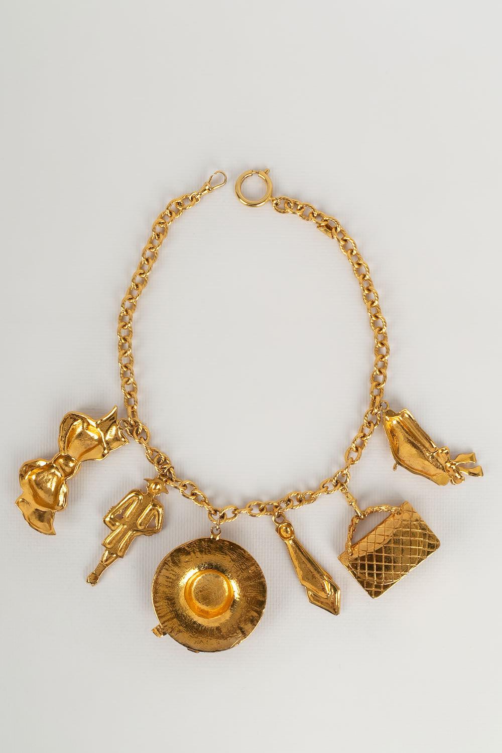 Chanel Collier à breloques en métal doré Pour femmes en vente