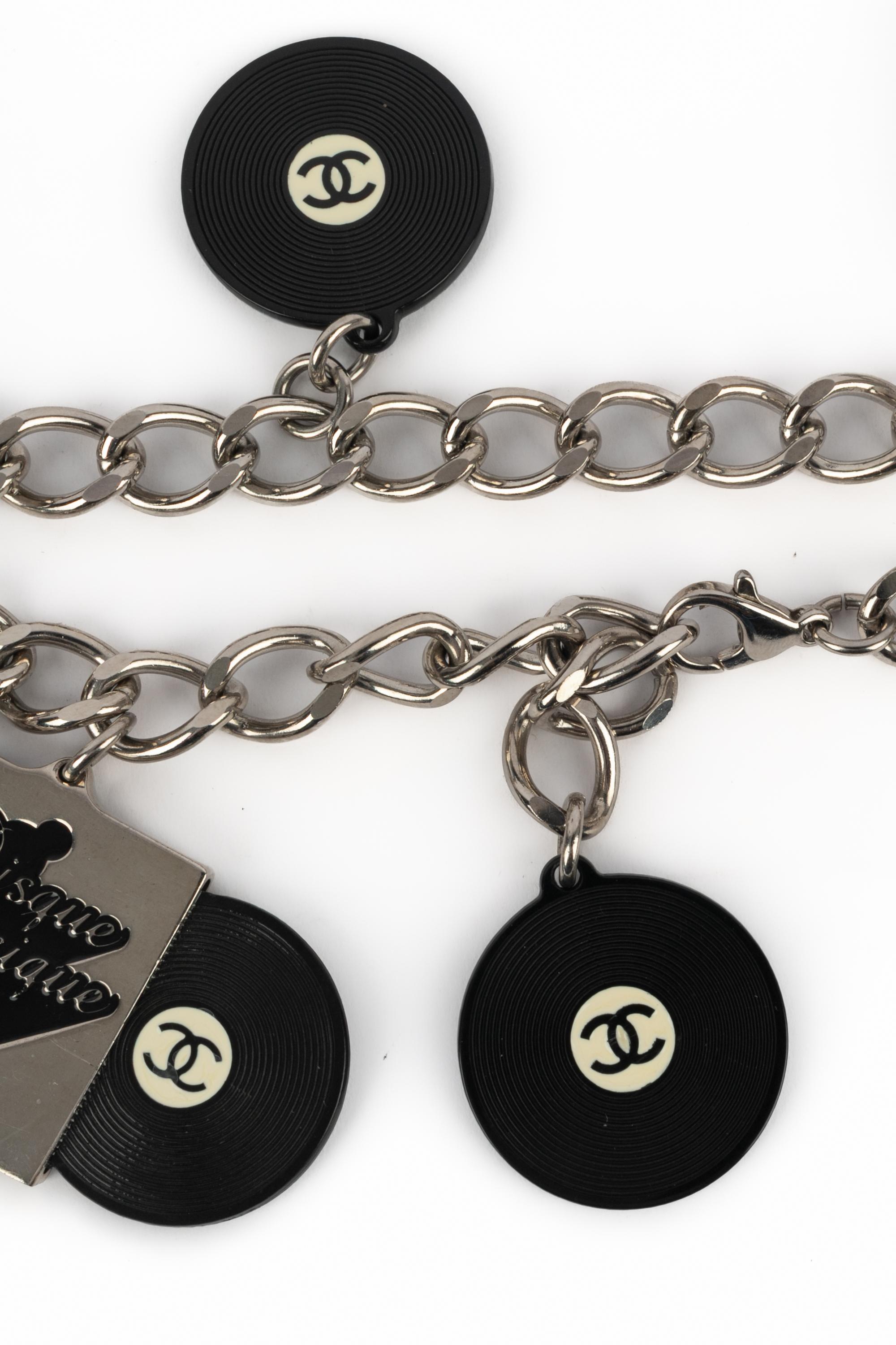 Collana charme Chanel Primavera 2004 in vendita 5