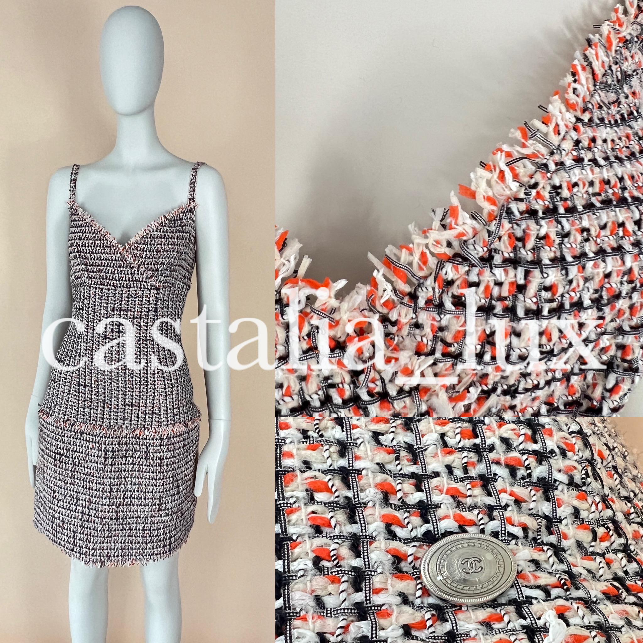 Chanel Charming Ribbon Tweed Dress In Excellent Condition For Sale In Dubai, AE