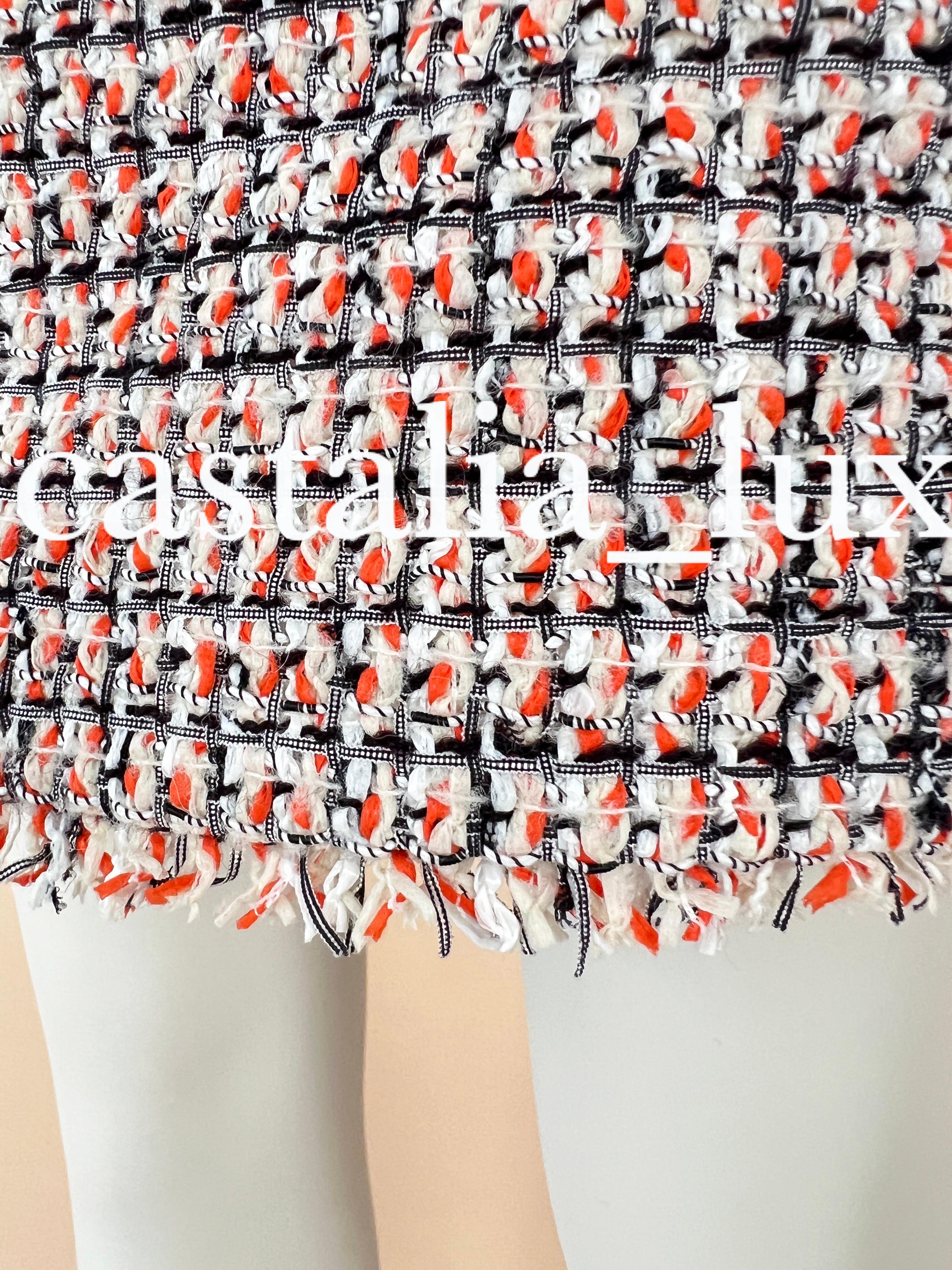 Chanel charmante robe en tweed à rubans en vente 3