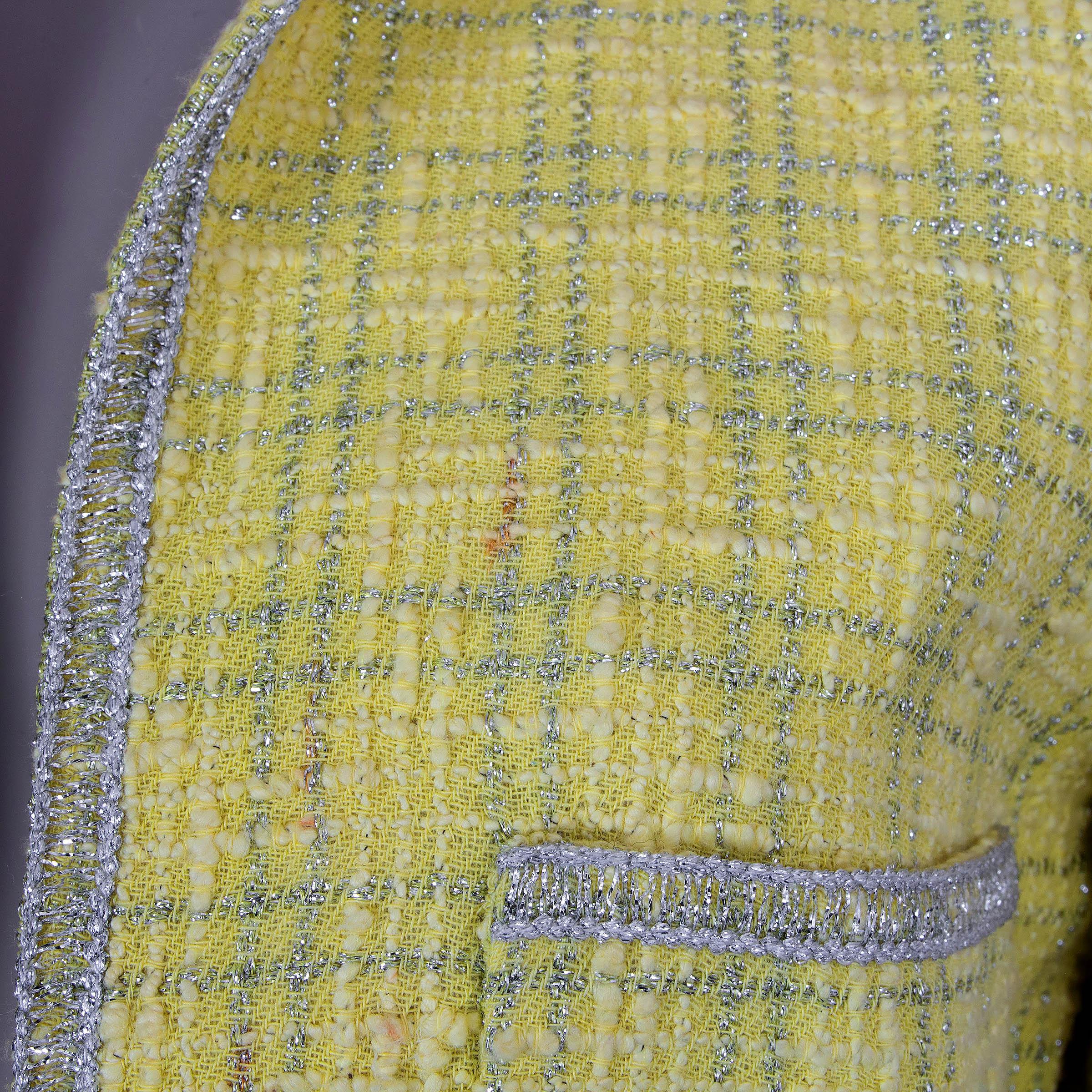 Donna Chanel chartreuse e argento in misto lana 97P LUREX TWEED Cappotto Giacca 40 M. in vendita
