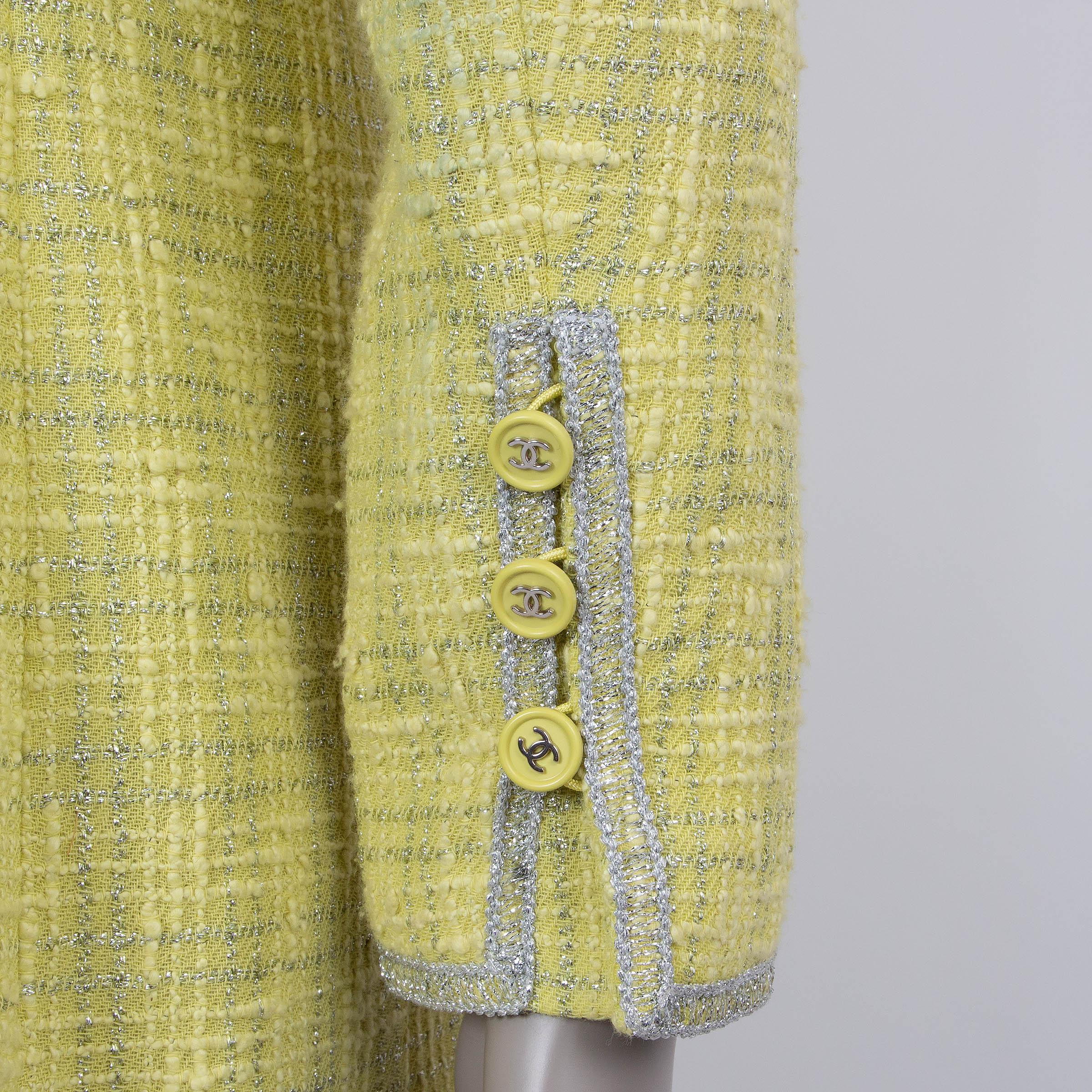 Chanel chartreuse e argento in misto lana 97P LUREX TWEED Cappotto Giacca 40 M. in vendita 1