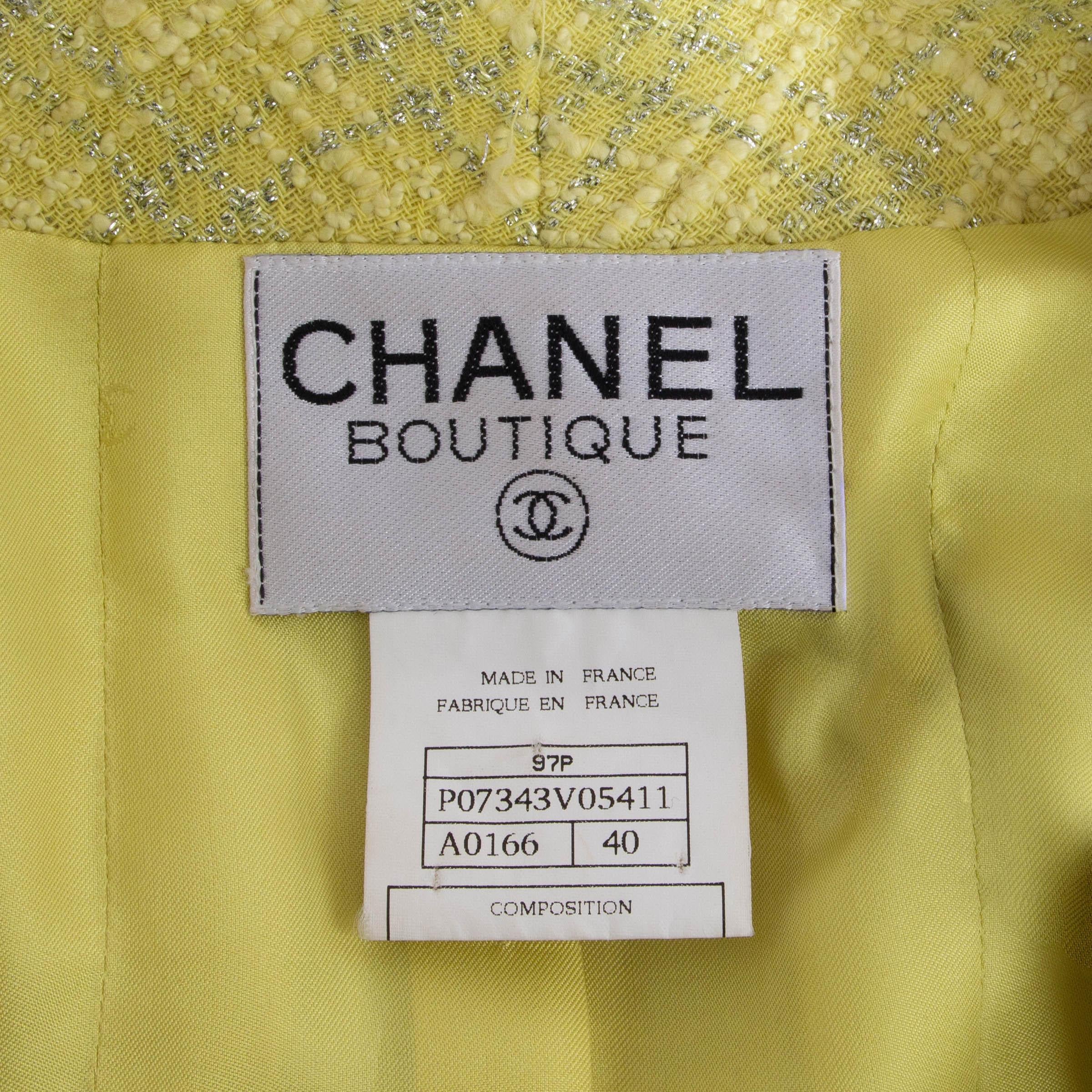 Chanel chartreuse e argento in misto lana 97P LUREX TWEED Cappotto Giacca 40 M. in vendita 2