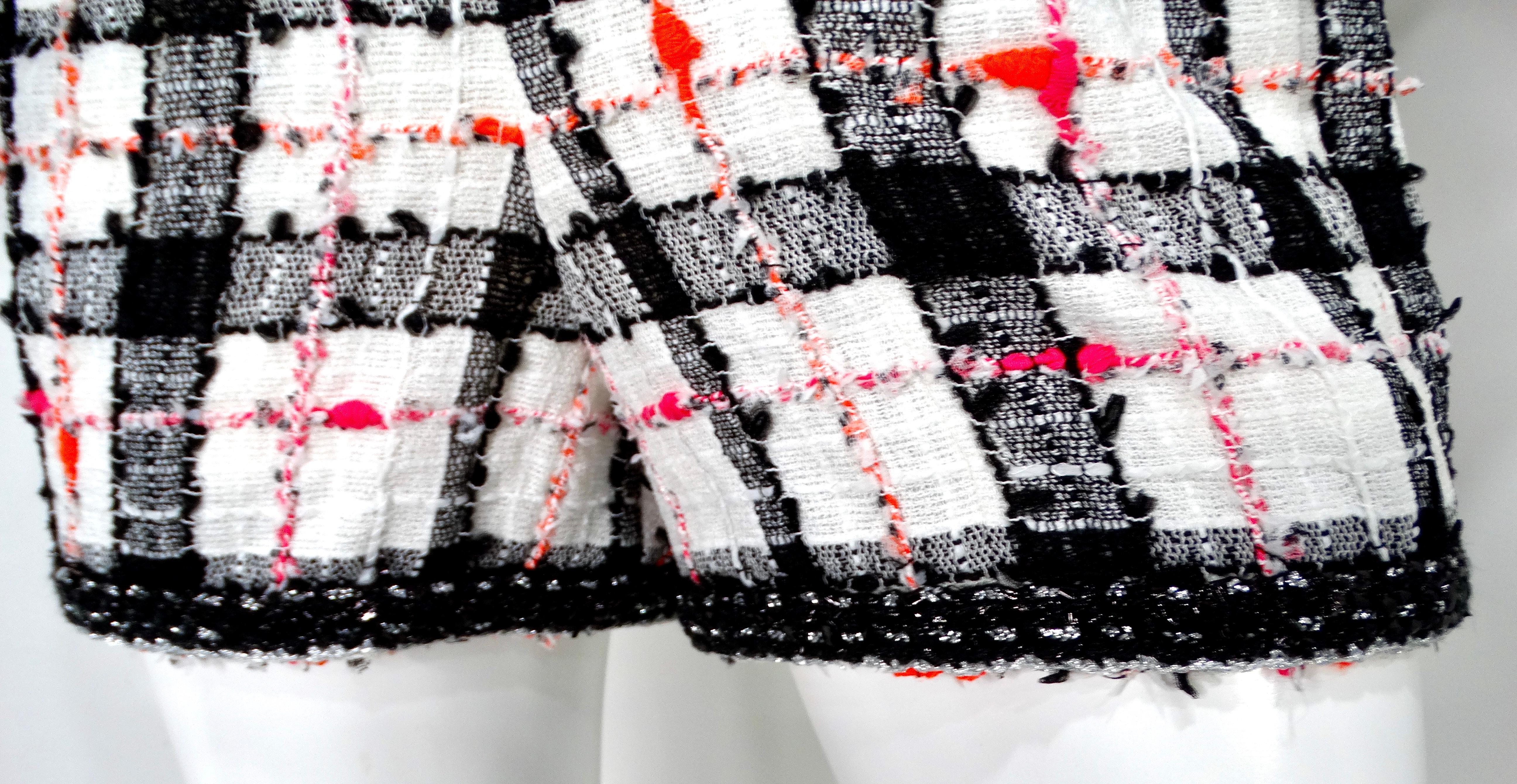 Chanel Giacca doppiopetto a scacchi in bouclè di tweed Tumpsuit 2020 In condizioni buone in vendita a Scottsdale, AZ