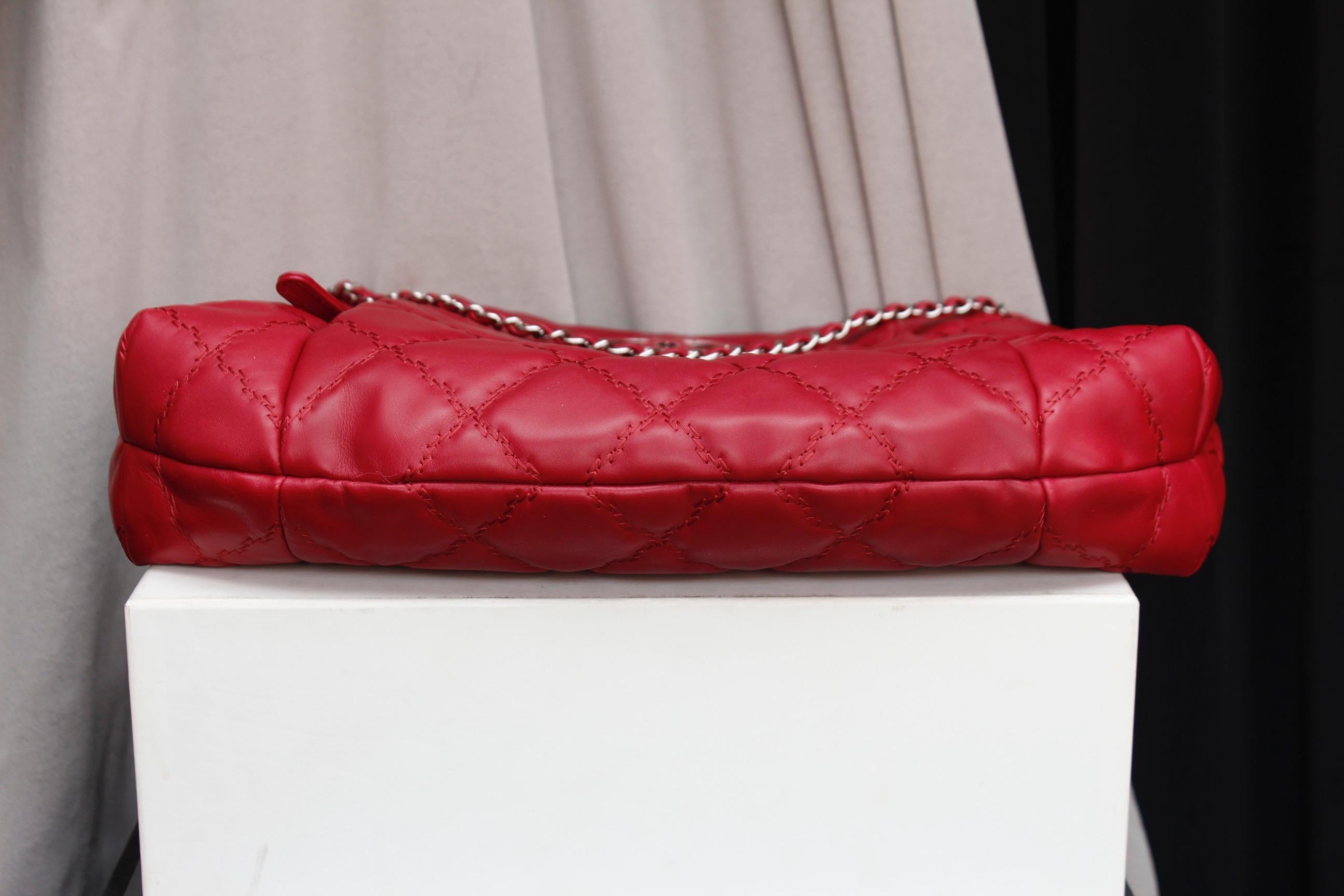 Women's Chanel cherry red quilted leather tote bag, 2010’s For Sale
