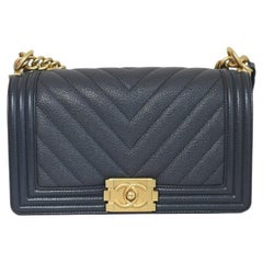 Chanel Chevron Kaviar Medium Boy Bag Dunkelgrau