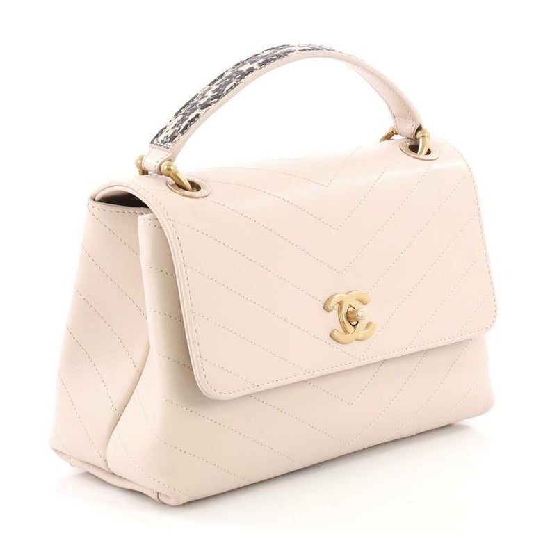 Chanel White Chevron Flap Bag ○ Labellov ○ Buy and Sell