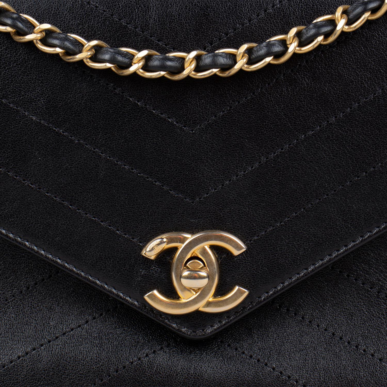 Chanel Chevron Crossbody Bag For Sale 1