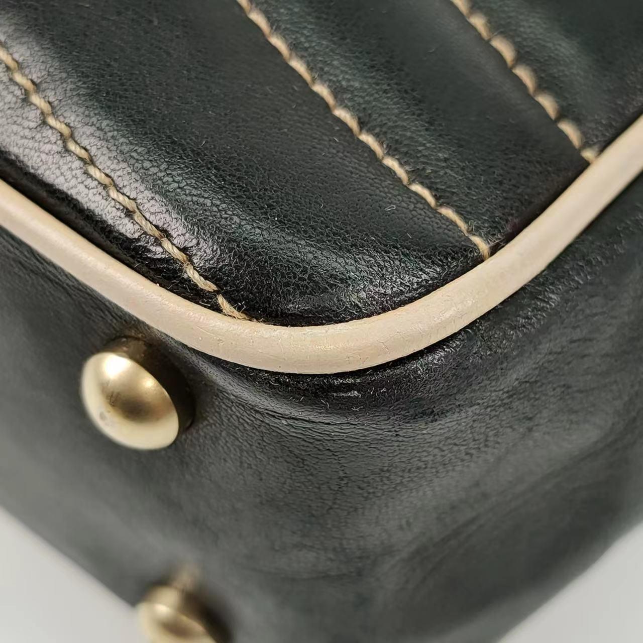 Chanel Chevron Flap Bag in Quilted Lambskin Leather with Gold tone Hardware For Sale 7