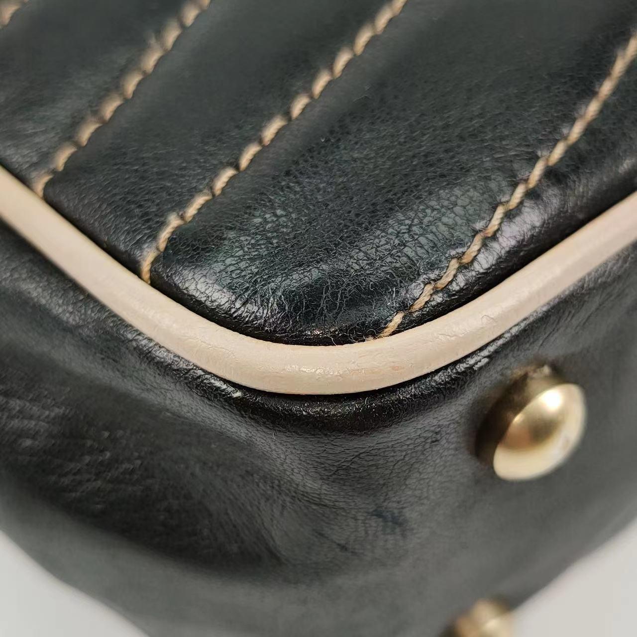 Chanel Chevron Flap Bag in Quilted Lambskin Leather with Gold tone Hardware For Sale 8