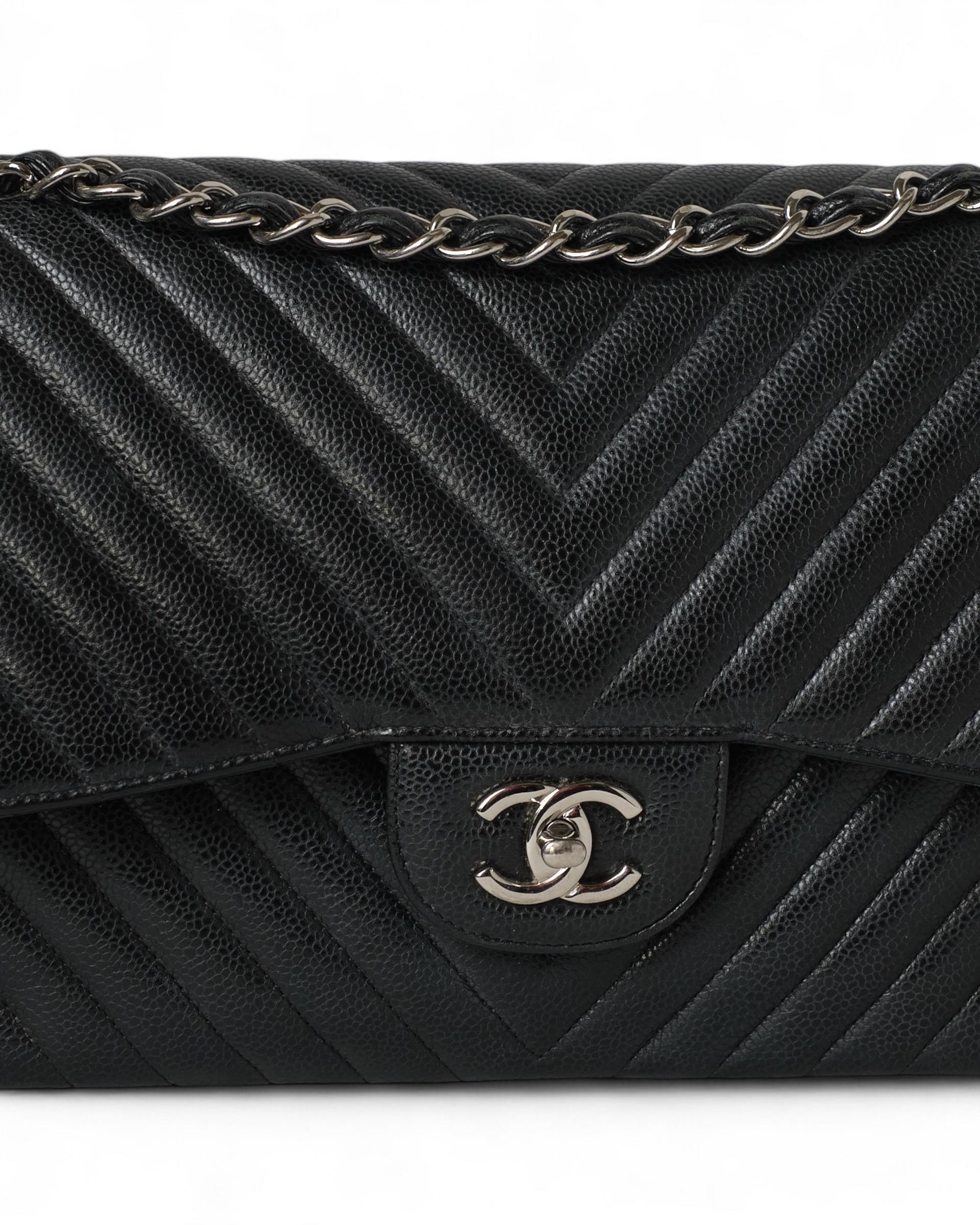 Chanel Chevron Jumbo Caviar Nera In Good Condition For Sale In Torre Del Greco, IT