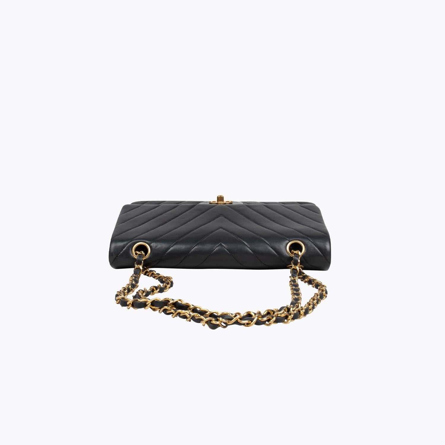 Women's Chanel Chevron Medium Double Flap Bag