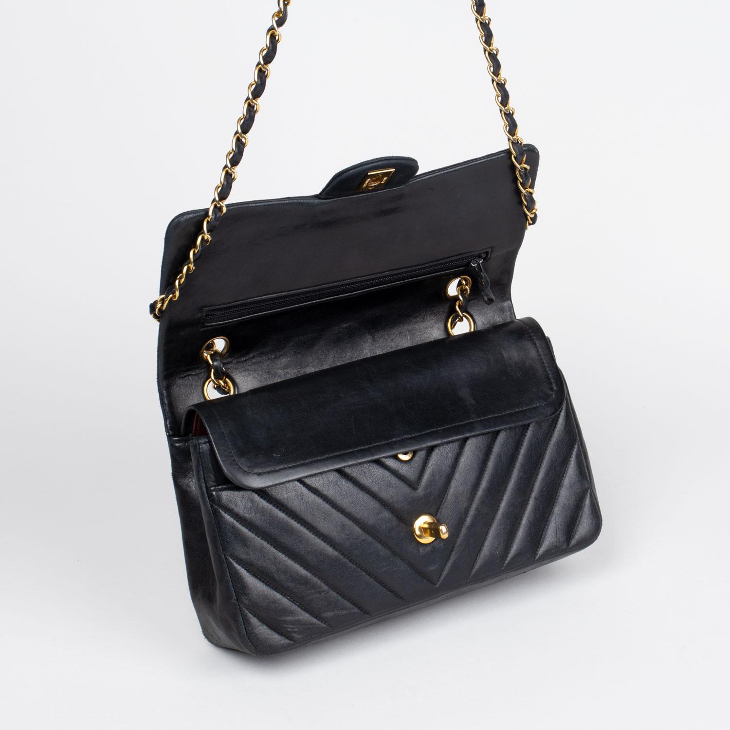 Chanel Chevron Medium Double Flap Bag For Sale 2
