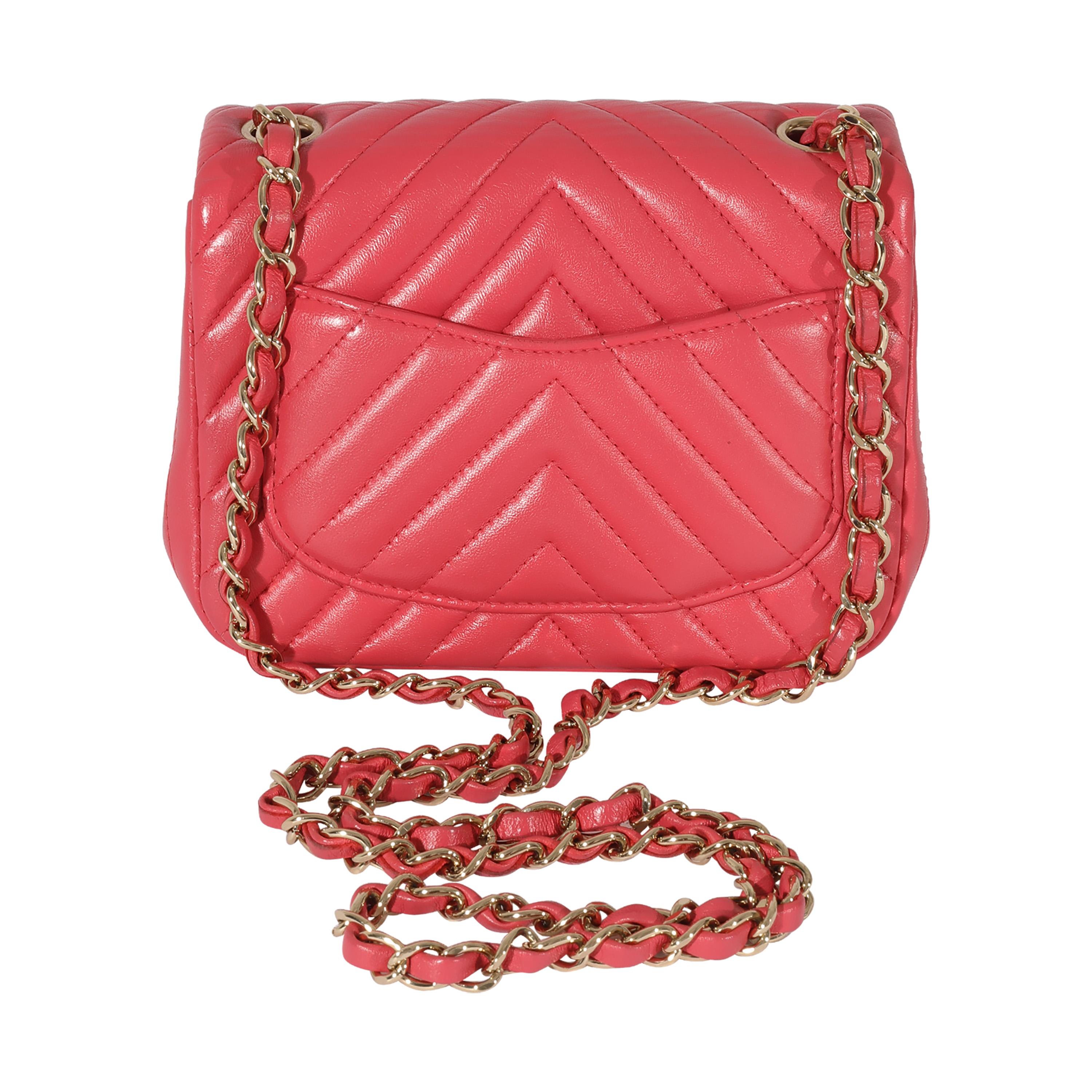 Chanel Chevron Rosa Mini-Klappentasche aus Lammfell (Pink) im Angebot