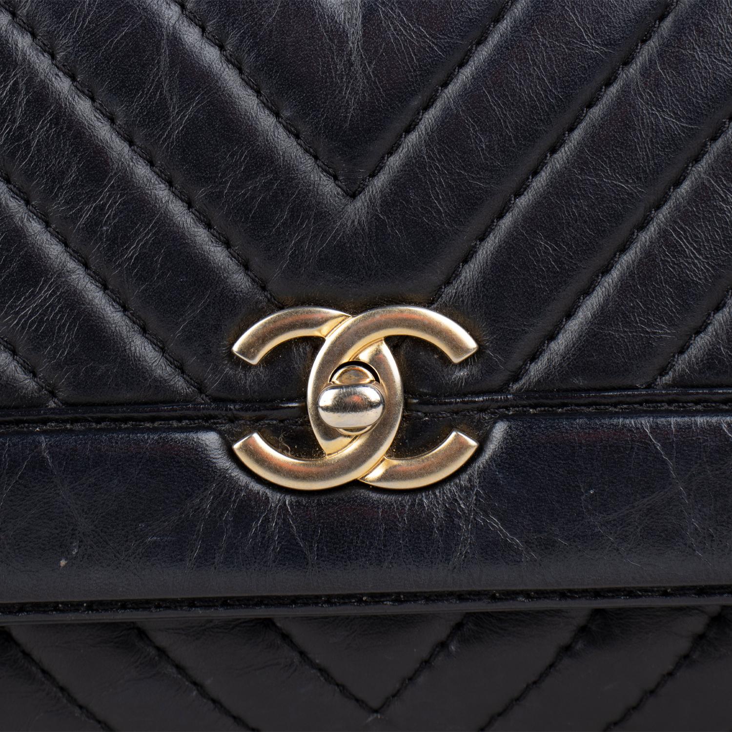 Chanel Chevron Top Handle Flap Bag In Good Condition In Sundbyberg, SE