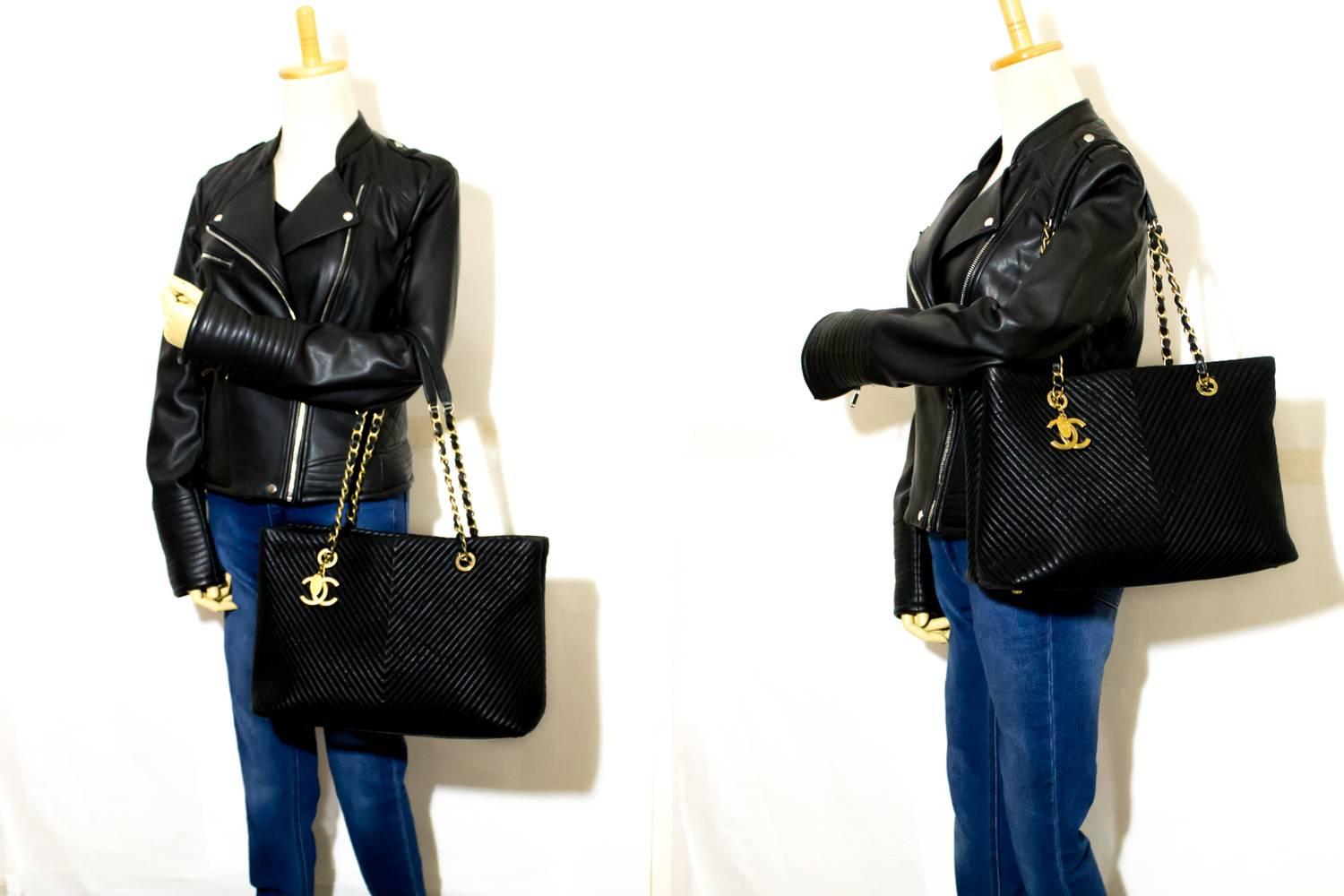 Chanel Chevron V-Stitch Chain Black Large Quilted Shoulder Bag  7