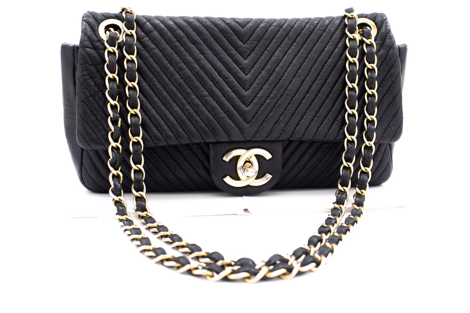 An authentic Chanel Chevron V-Stitch Leather Chain Shoulder Bag Single Flap Mat. The color is Black. The outside material is Leather. The pattern is Solid. This item is Contemporary. The year of manufacture would be 2013.
Conditions &