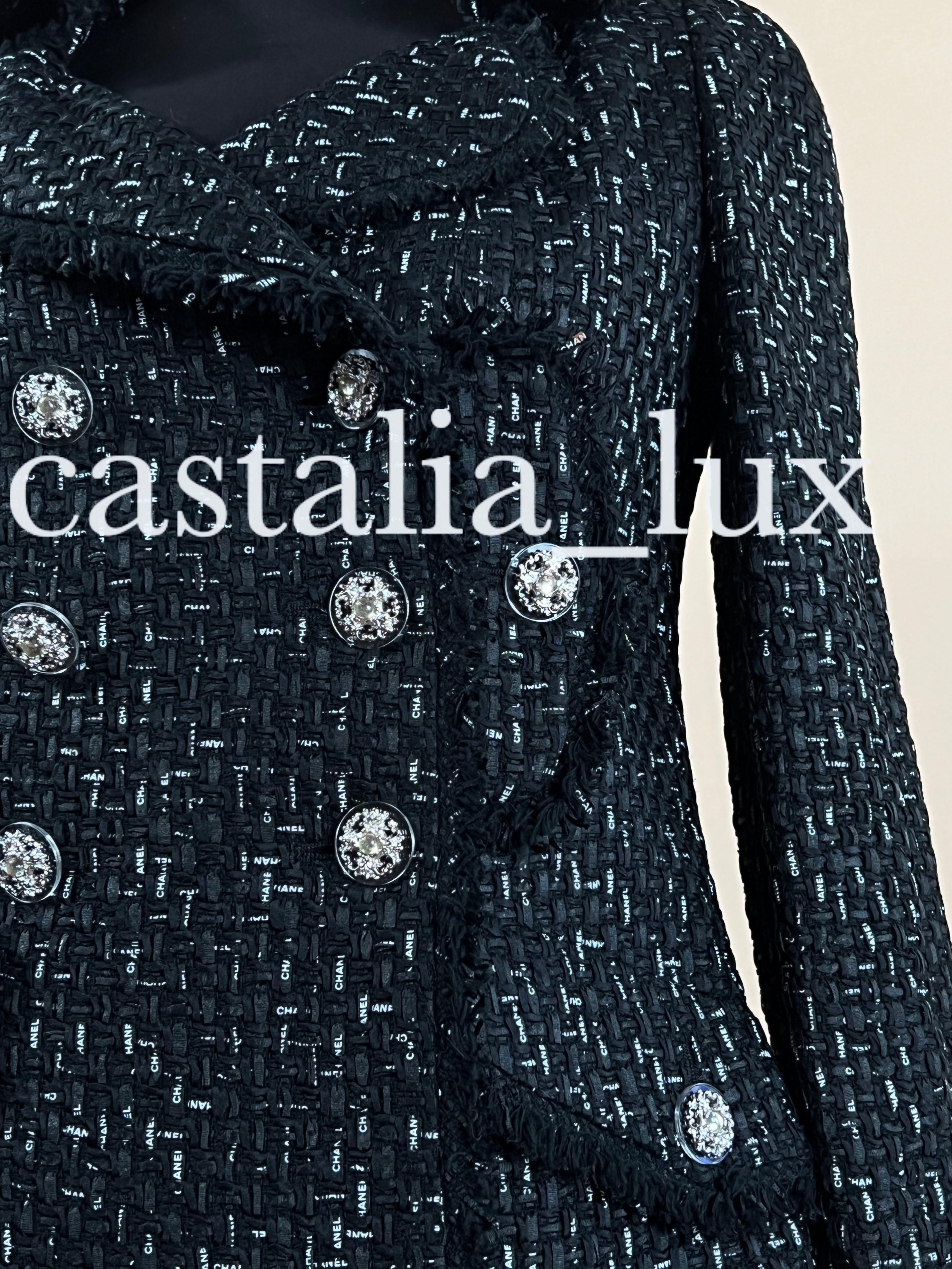 Veste en tweed Chiara Ferragni à ruban avec logo Chanel 7