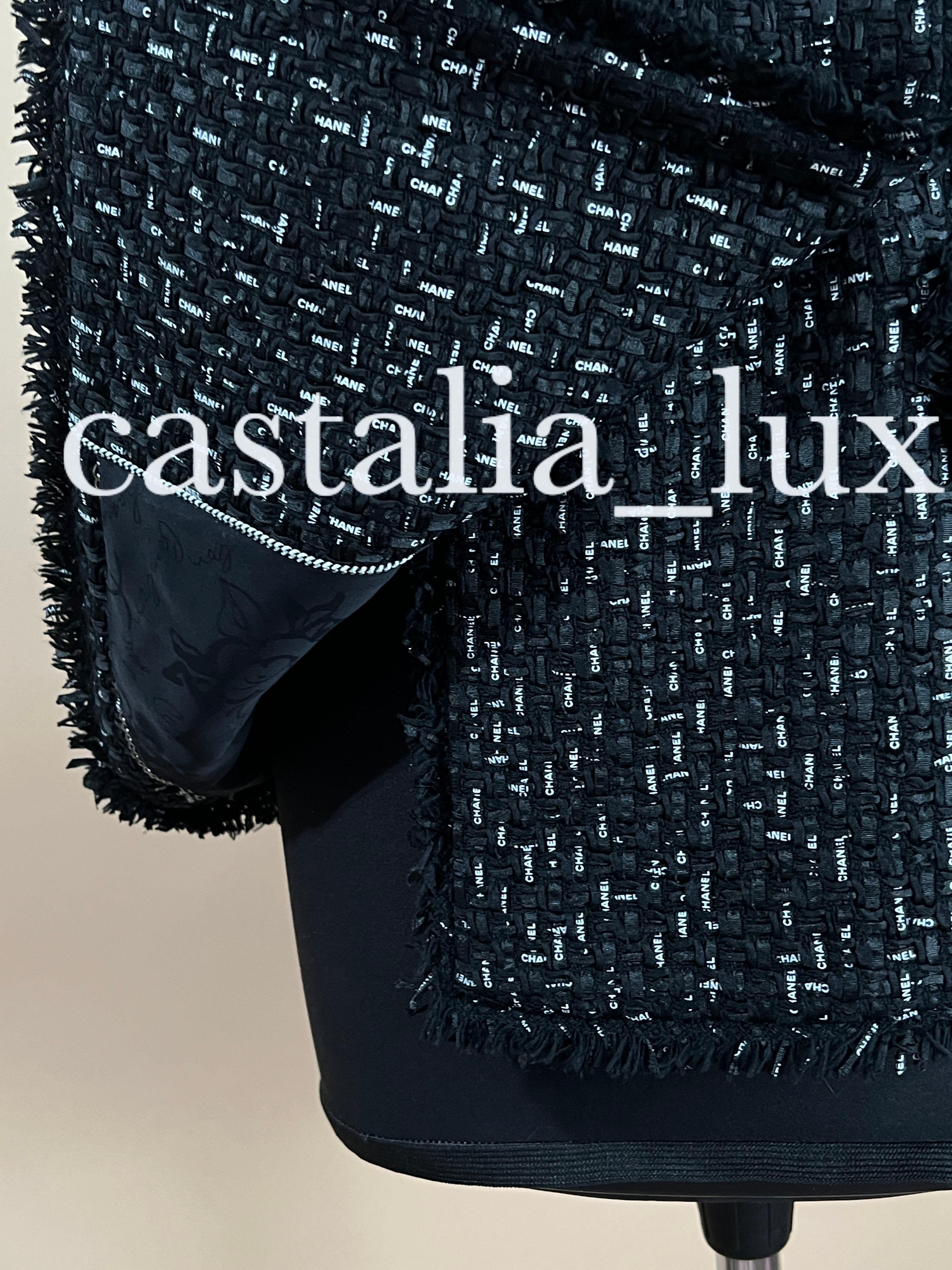 Veste en tweed Chiara Ferragni à ruban avec logo Chanel 13