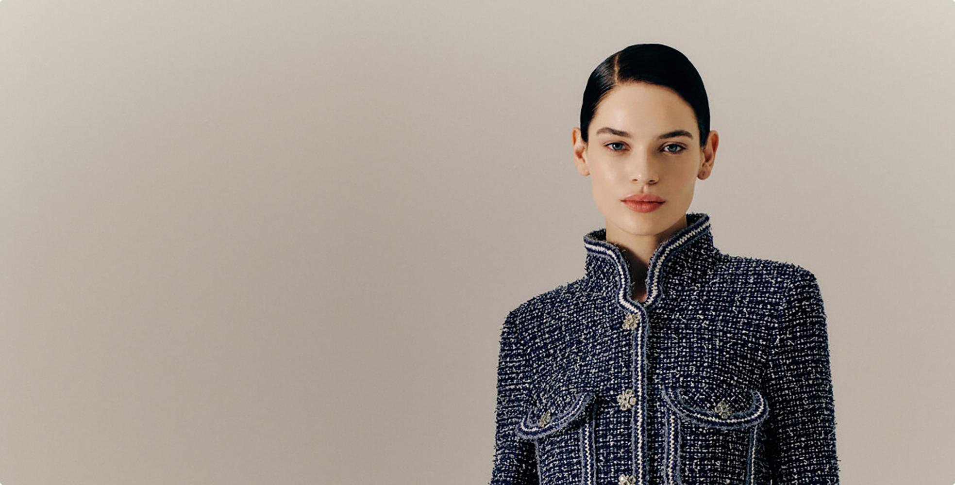 Women's or Men's Chanel Chiara Ferragni Style CC Buttons Tweed Jacket