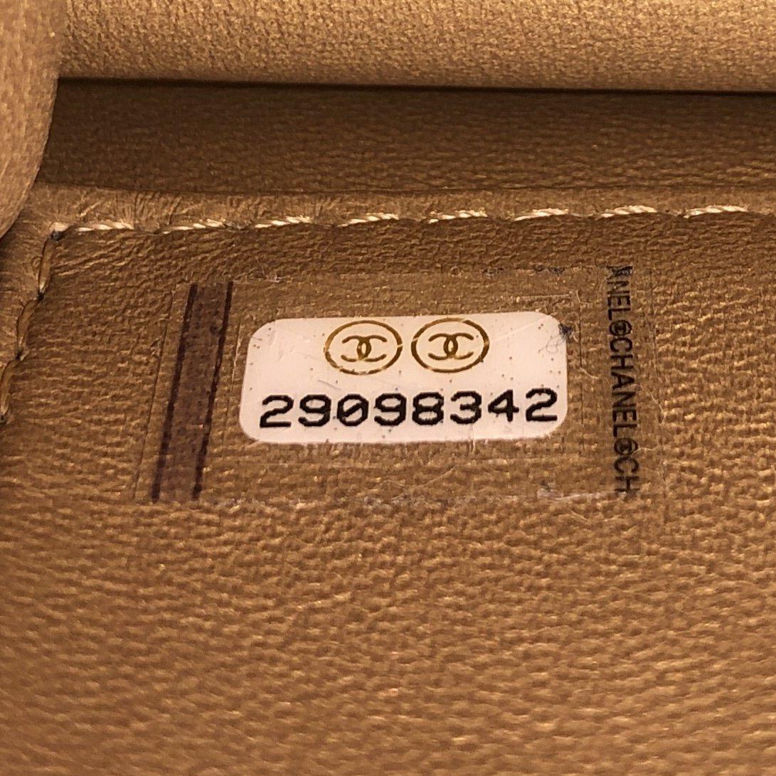 Chanel Chic Perlen Klappe Tasche gesteppt Lammfell klein 4