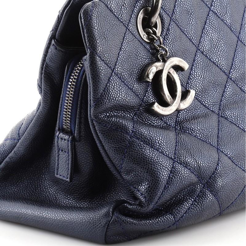 Women's or Men's Chanel Chic Shopping Tote Quilted Caviar Small