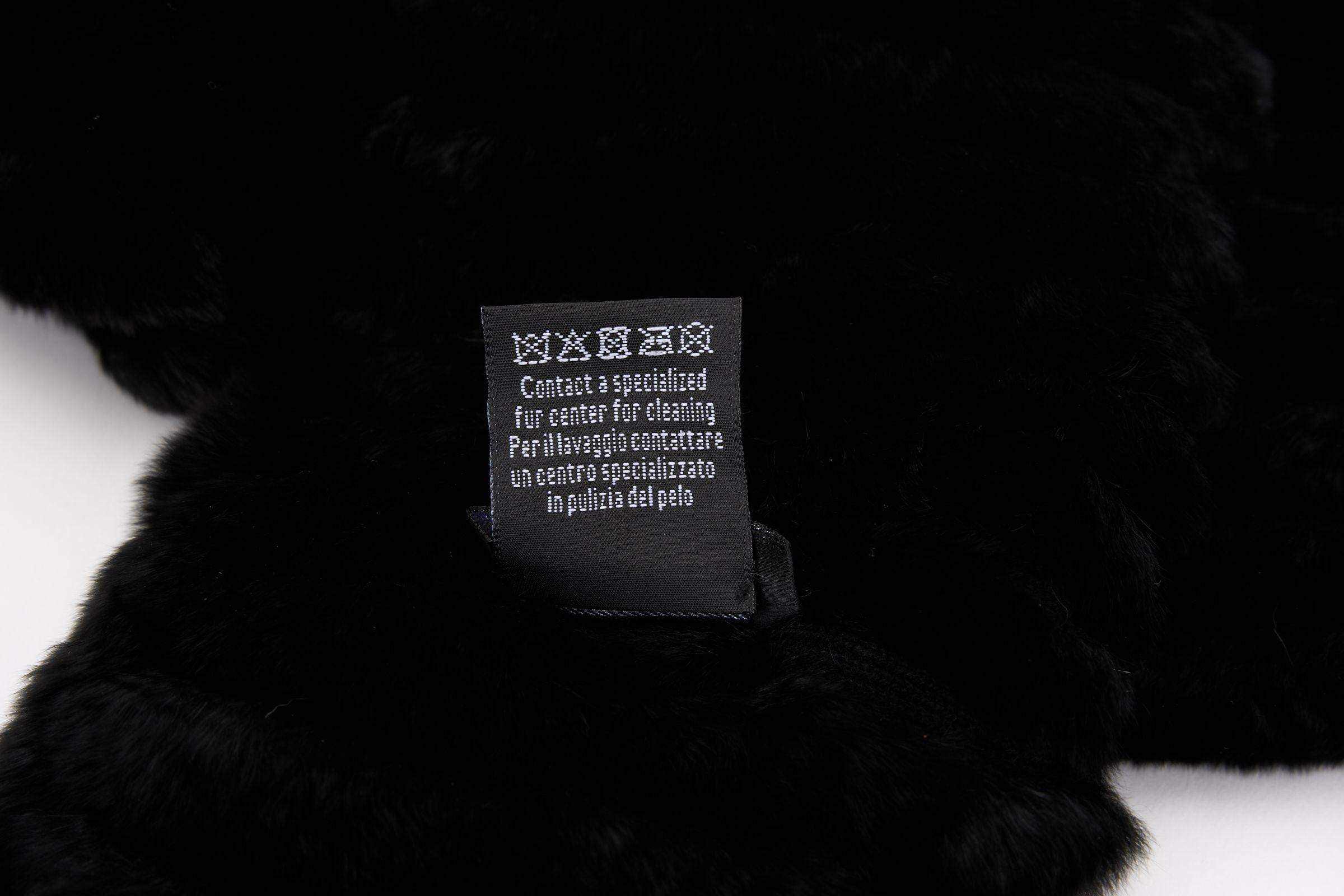 Women's Chanel Chincilla Orylag Fur CC Scarf For Sale