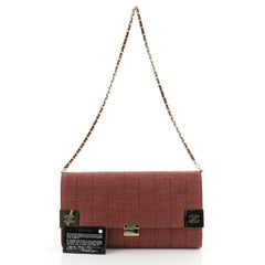 Chanel Schokoriegel-Ketten-Clutch aus gestepptem Denim