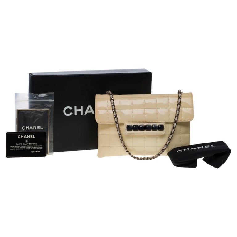 Chanel Chocolate Bar Clavier shoulder bag in beige quilted patent leather,  SHW at 1stDibs