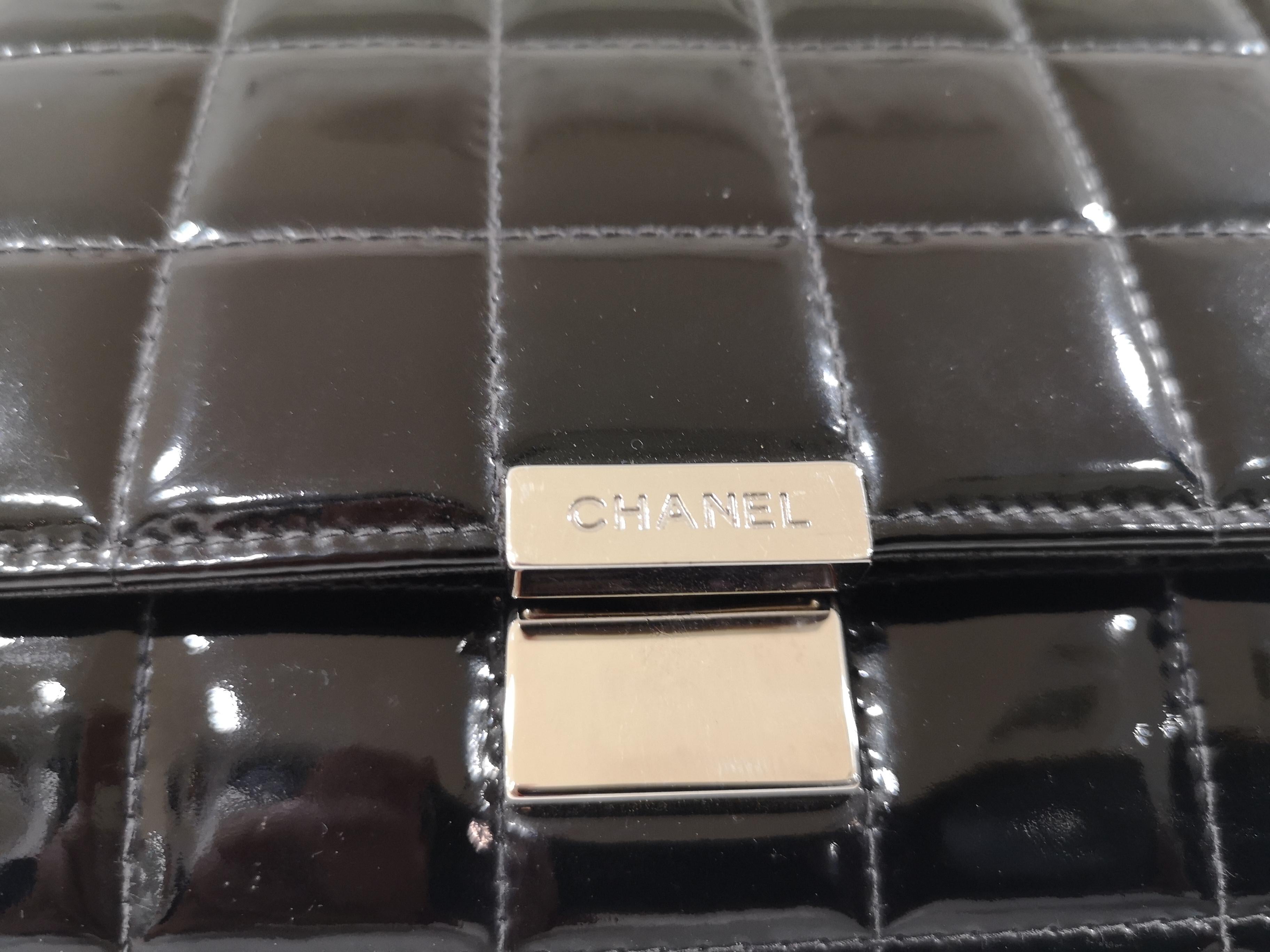 Black Chanel chocolate black patent leather bag