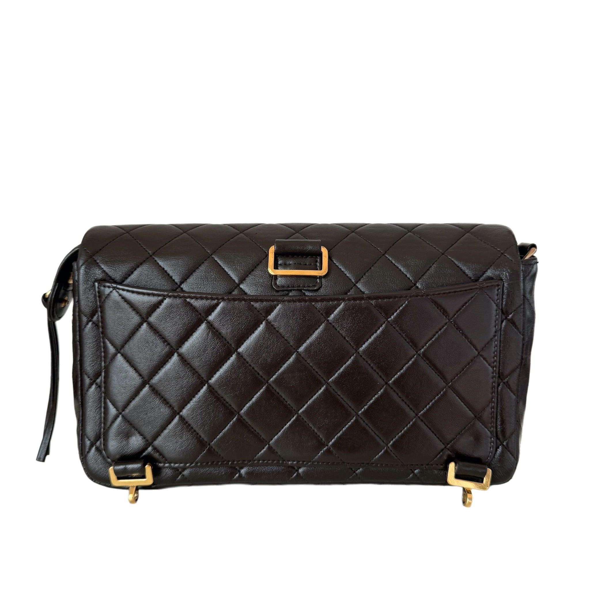Chanel Chocolate Brown Lambskin Leather Shoulder Flap Blackpack Vintage Gold HW In Good Condition For Sale In AUBERVILLIERS, FR