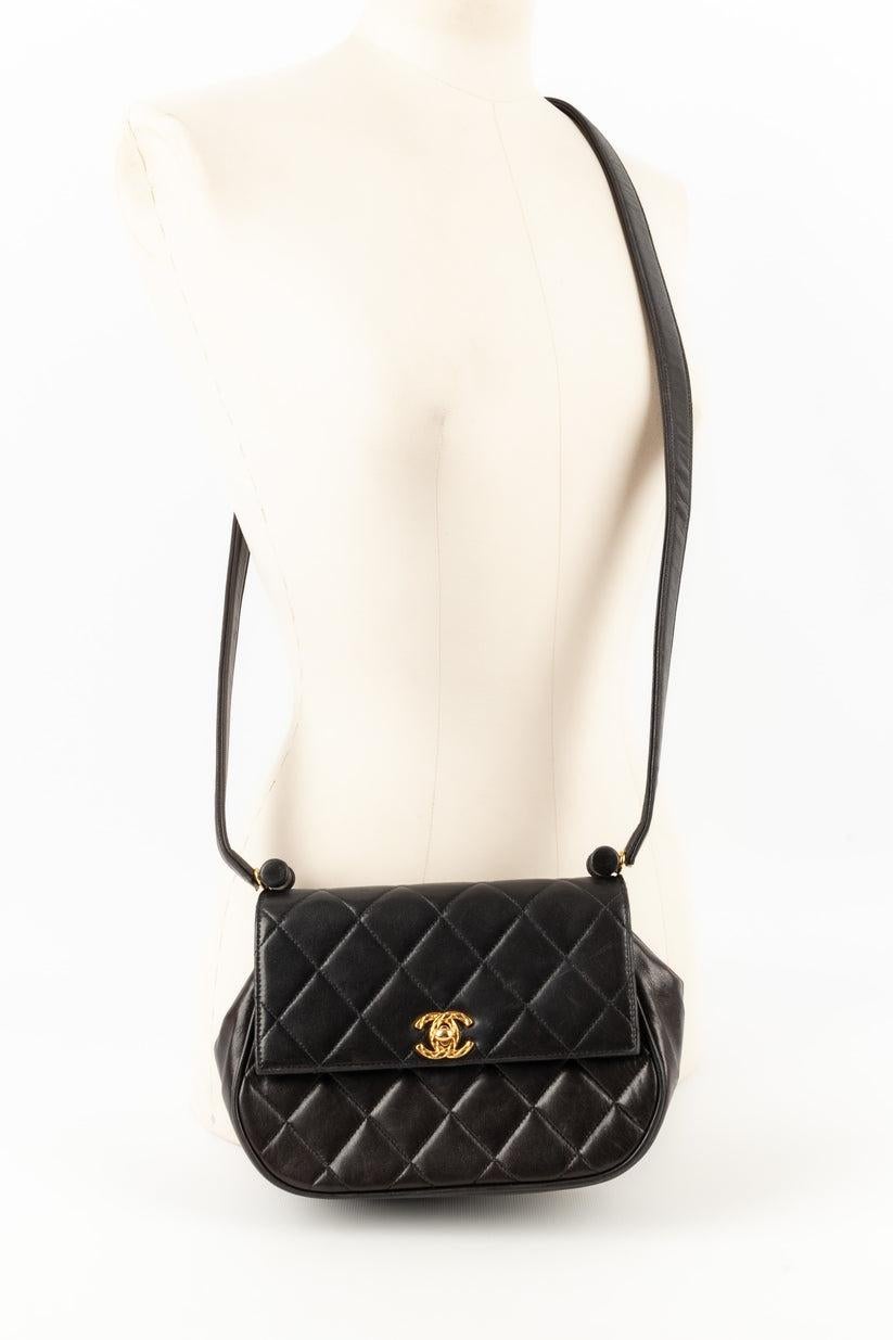 Chanel Chocolate Brown Quilted Leather Bag In Excellent Condition In SAINT-OUEN-SUR-SEINE, FR