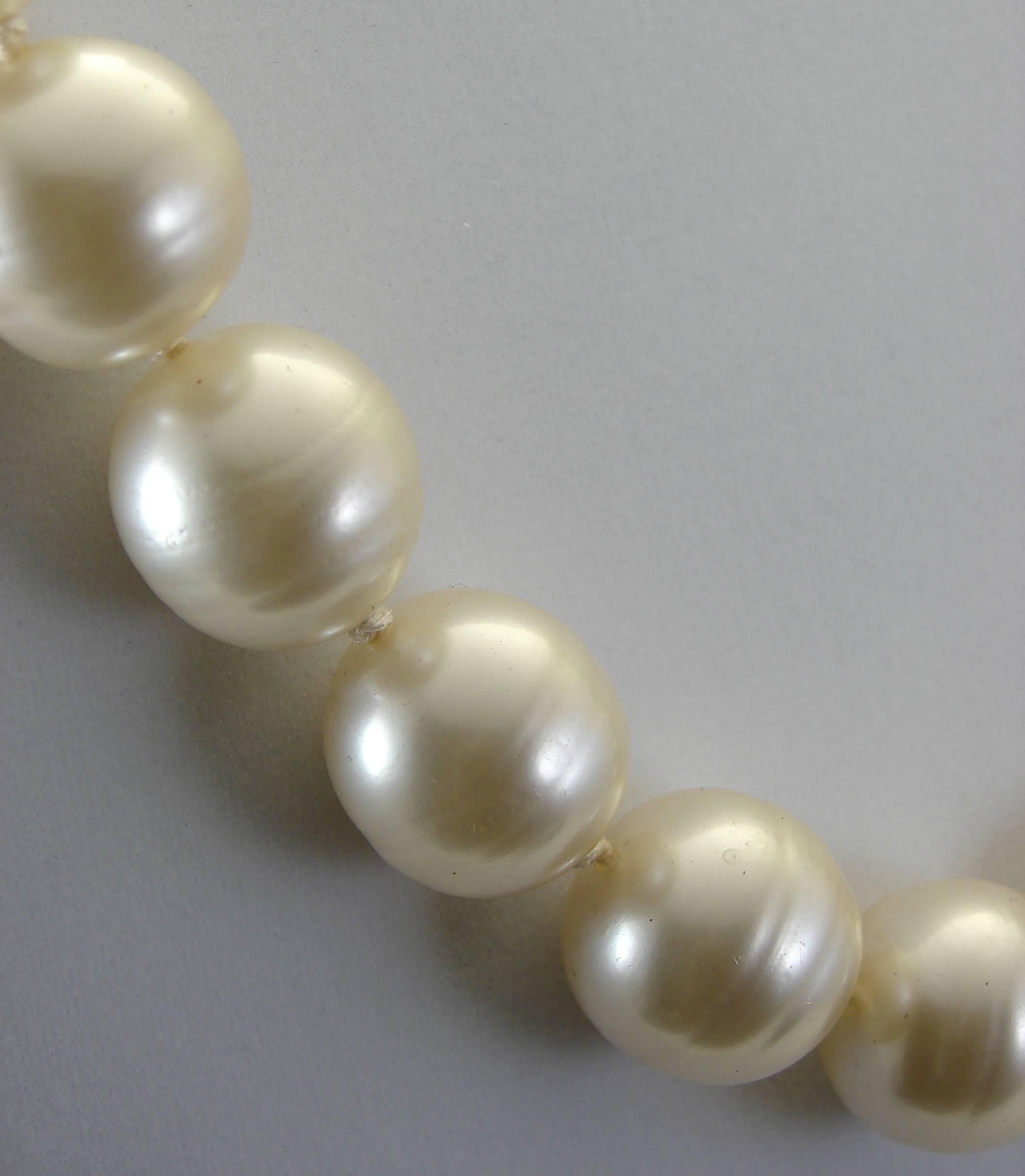 Chanel Choker Necklace Baroque Pearls Poured Glass 90s Season 2 9 In Good Condition In Port Saint Lucie, FL