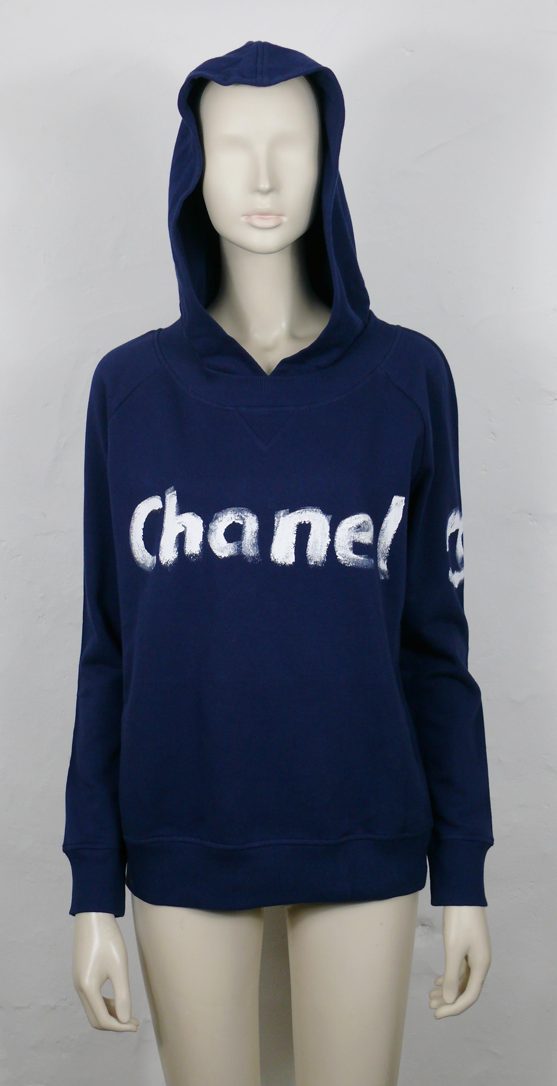 CHANEL Christmas 2013 VIPs Limited Edition Hooded Cotton Sweatshirt Size M In Excellent Condition For Sale In Nice, FR