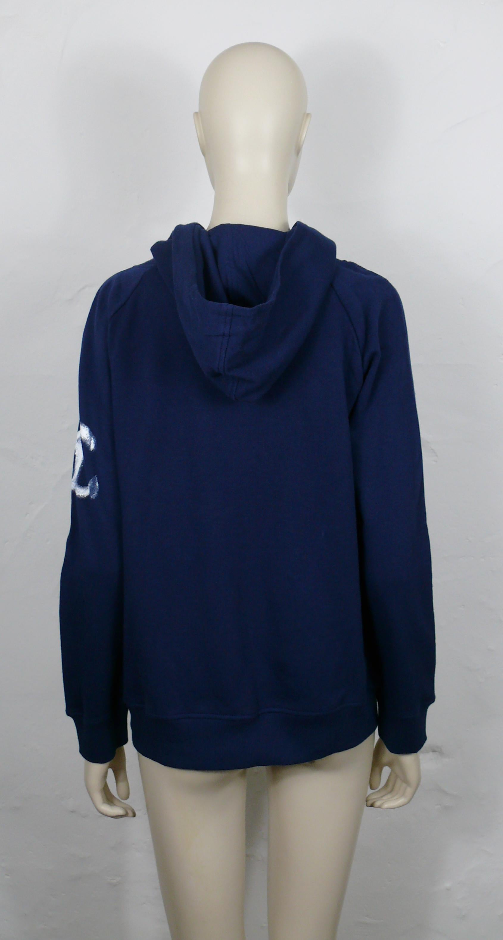 CHANEL Christmas 2013 VIPs Limited Edition Hooded Cotton Sweatshirt Size M For Sale 5