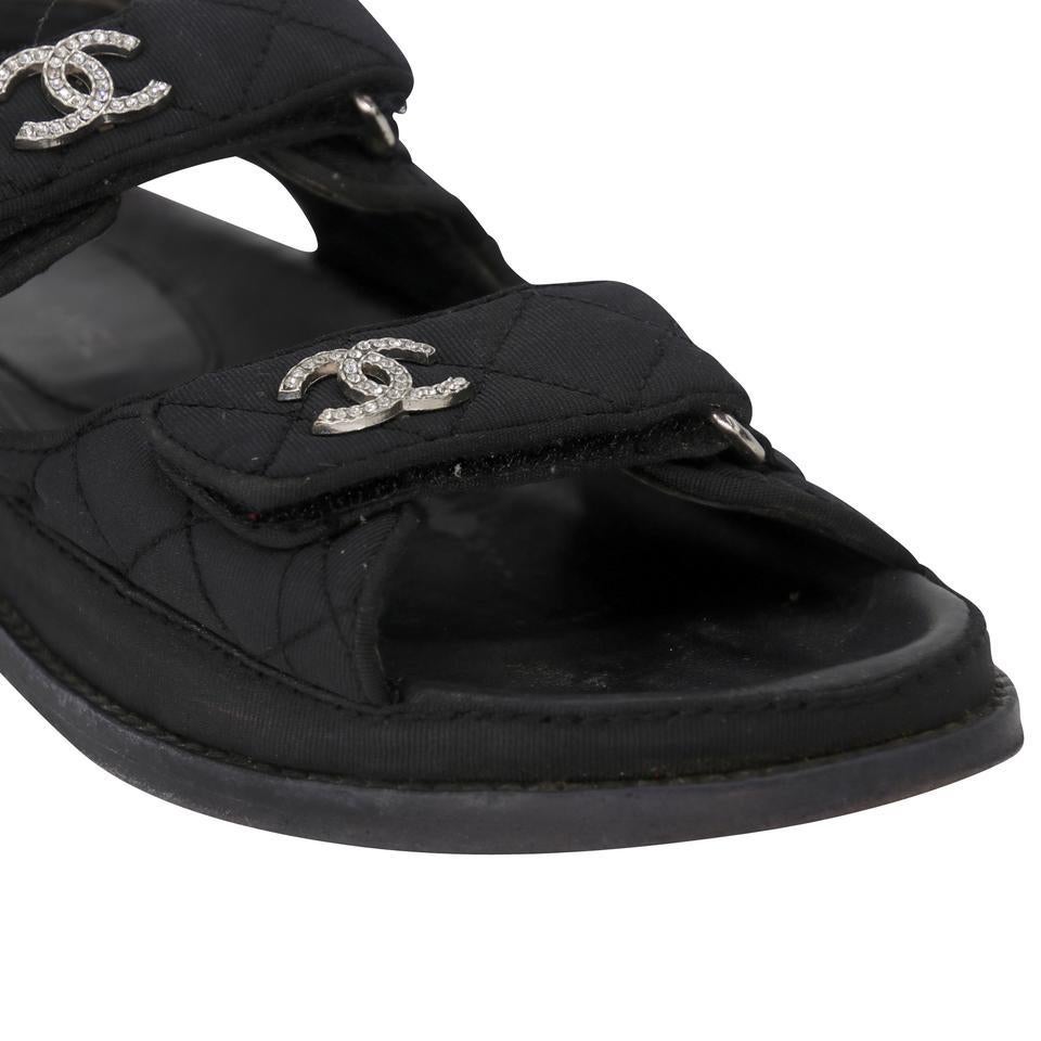 Chanel Chunky 39.5 Quilted Leather Cc Dad Sandals CC-0525N-0213 In Good Condition For Sale In Downey, CA