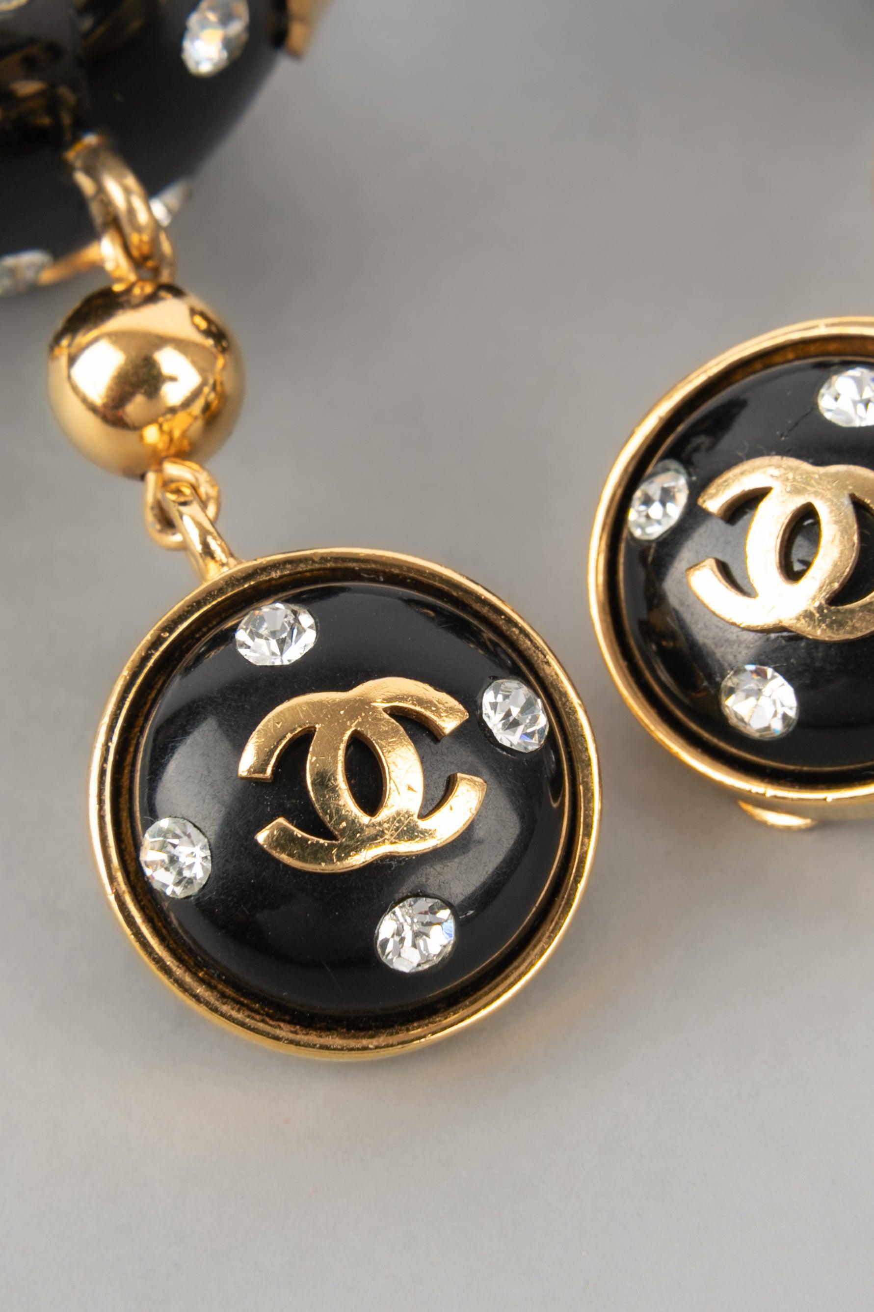 Chanel Circular Earrings with Black Bakelite, 1989 3