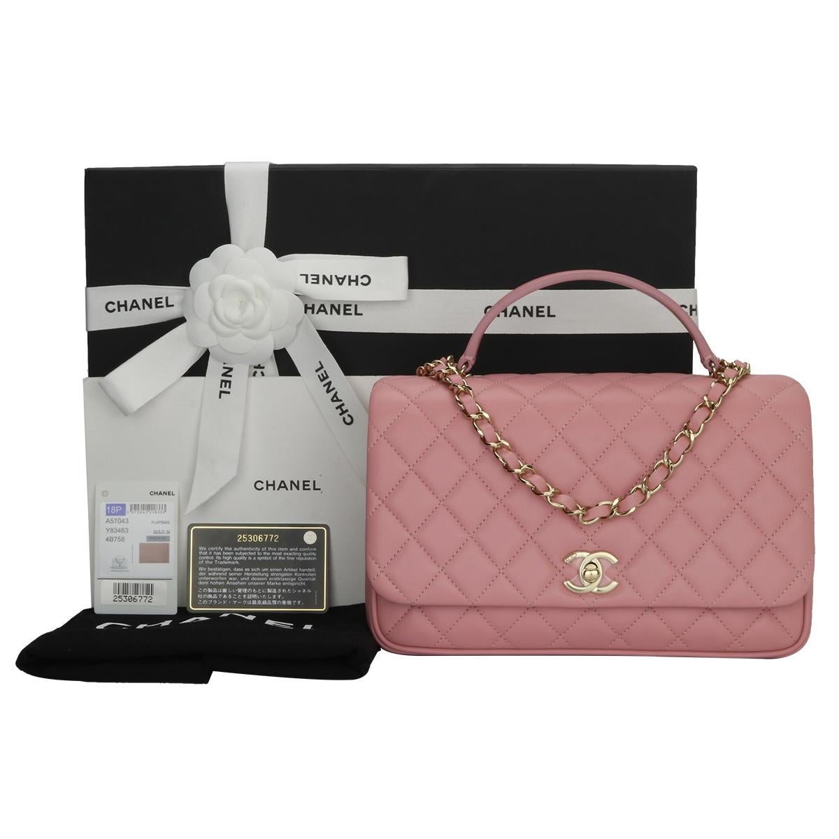 Authentic CHANEL Citizen Chic Medium Flap Bag Pink Lambskin with Gold Hardware 2018.

This stunning bag is in a brand new condition, the bag still holds its original shape, and the hardware is still very shiny.

Exterior Condition: Pristine