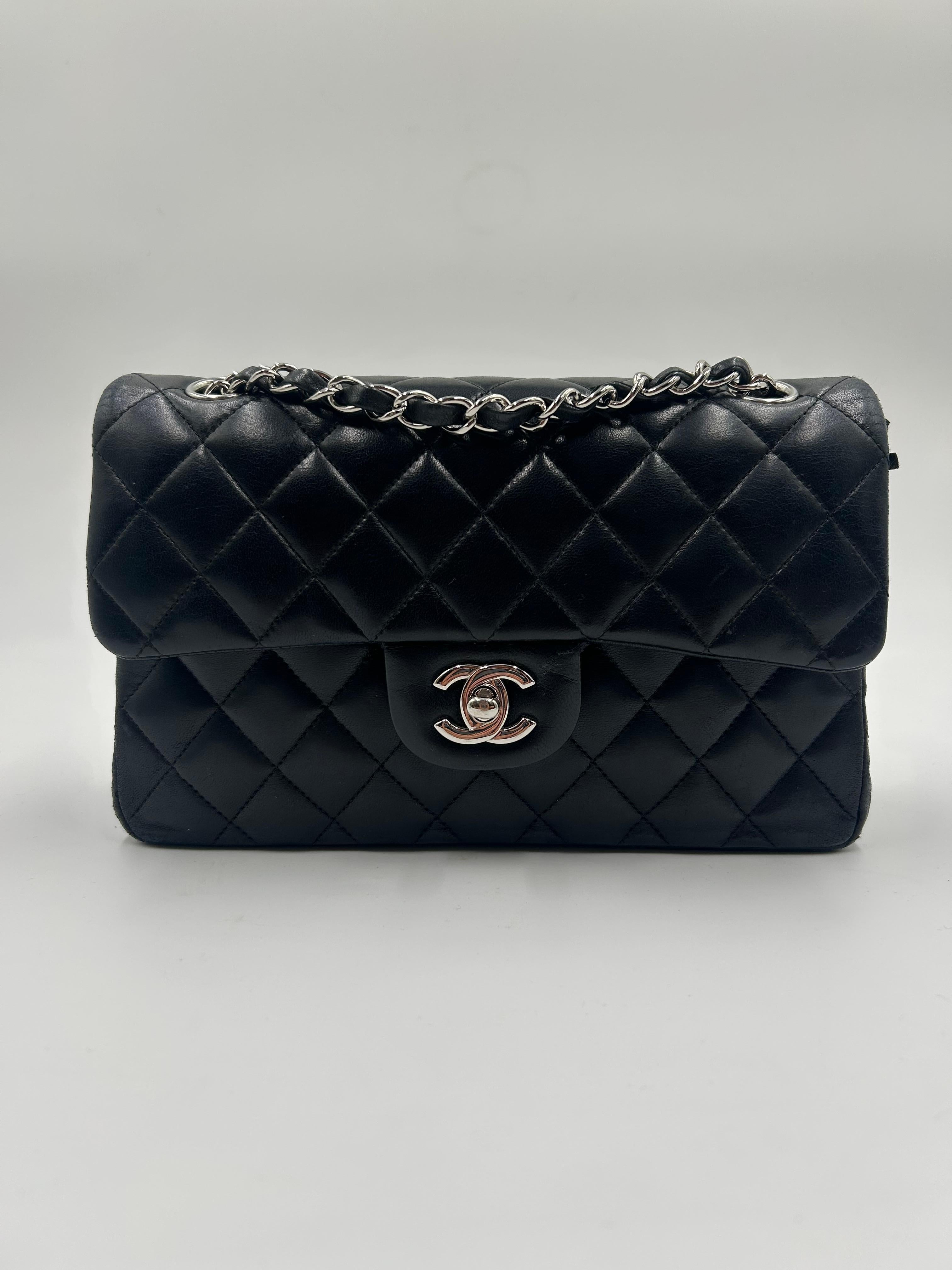 Chanel Classic 11.13 Sac en cuir noir 2011 Bon état - En vente à Palm Beach, FL