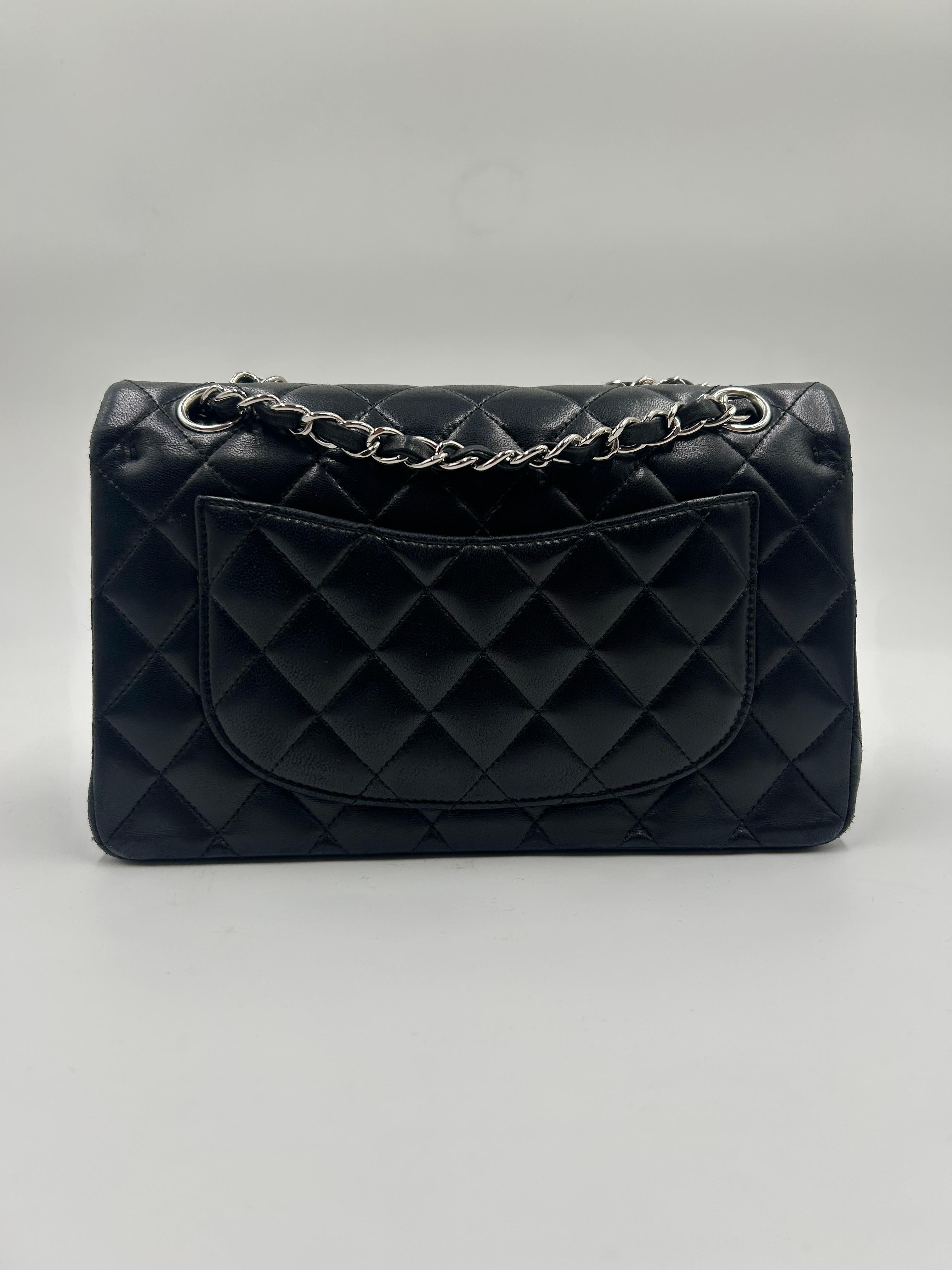 Chanel Classic 11.13 Sac en cuir noir 2011 en vente 1