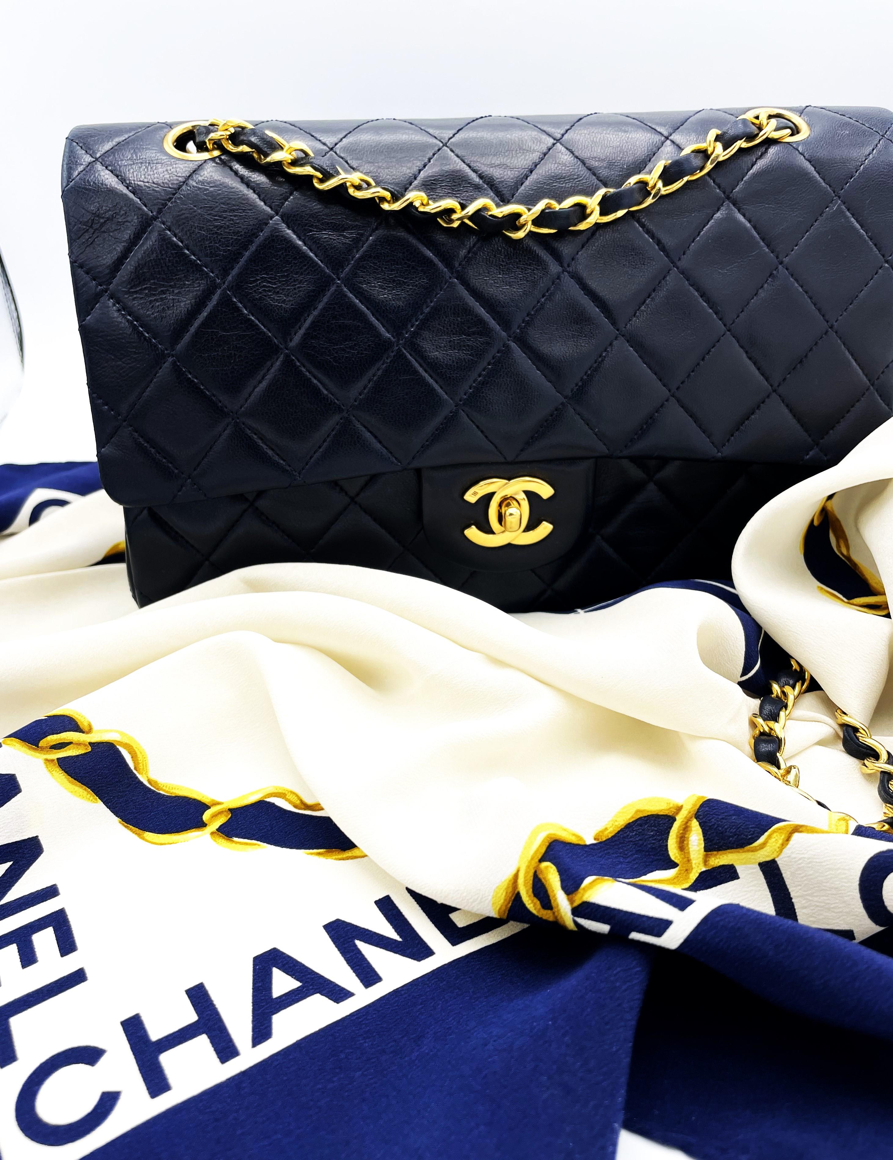 CHANEL CLASSIC 2.55 DOUBLE FLAP BAG,  navy quilted lambskin, medium 1985 5