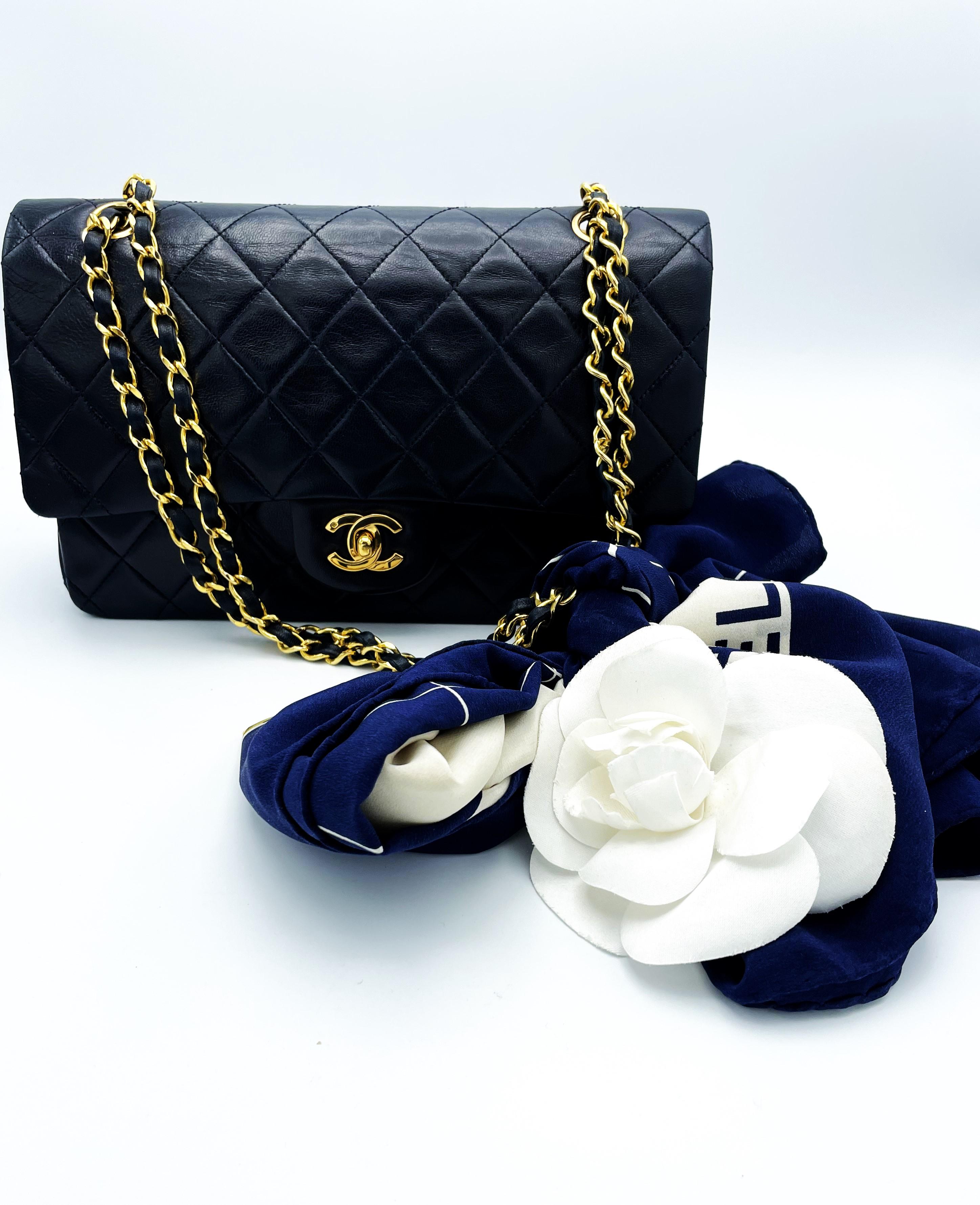 Coco Chanel a conçu ce modèle de sac en février 1955. C'est ainsi que le nom du modèle de ce sac est devenu le 