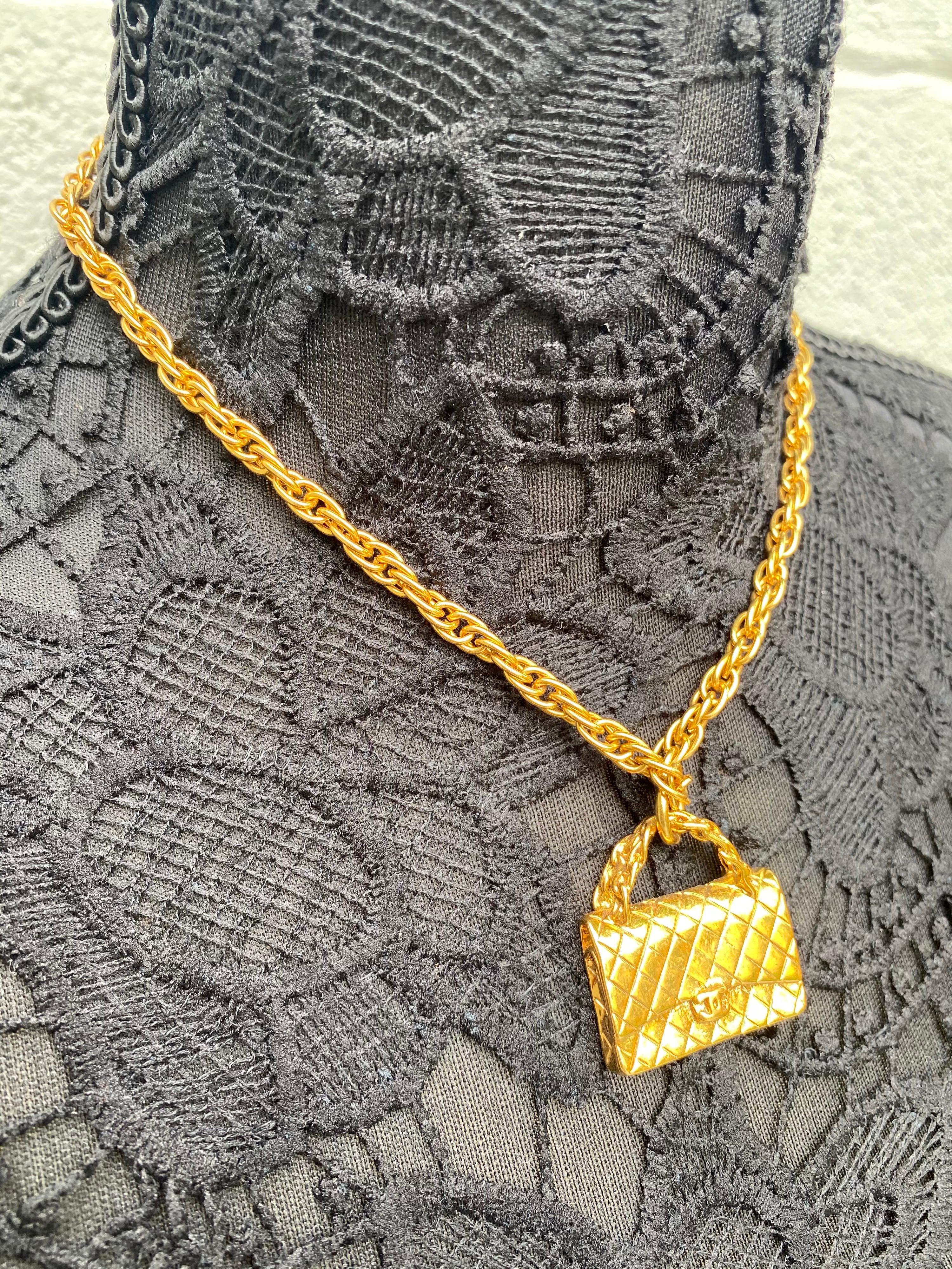 chanel bag charm gold