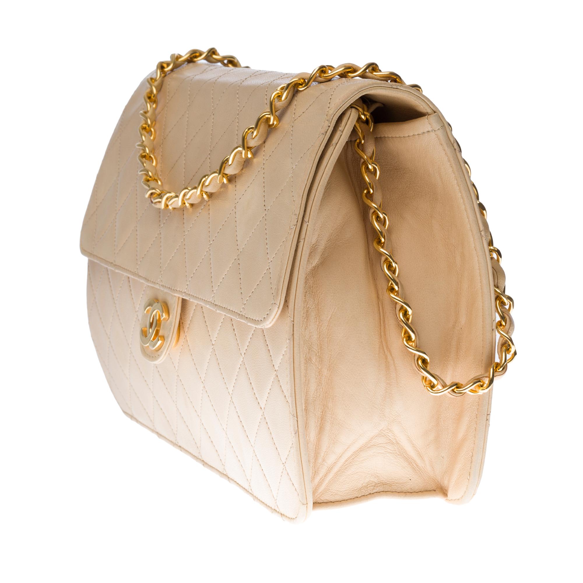 Beige Chanel Classic 25cm shoulder bag in beige quilted lambskin and gold hardware