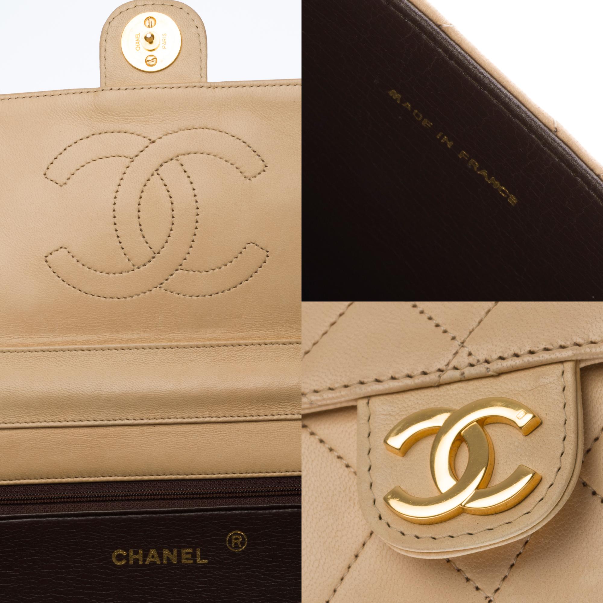Women's Chanel Classic 25cm shoulder bag in beige quilted lambskin and gold hardware