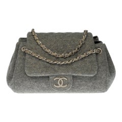 Chanel Classic 25cm shoulder bag in grey quilted wool and silver hardware