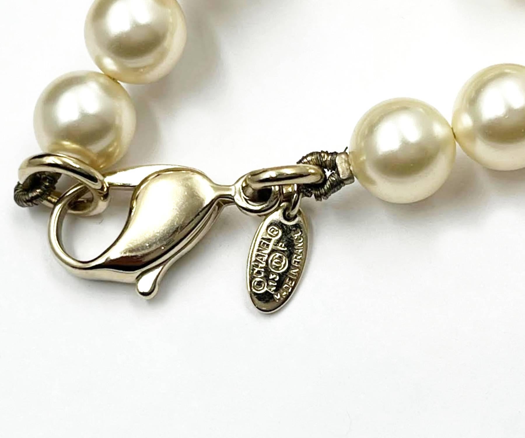 channel pearl necklace